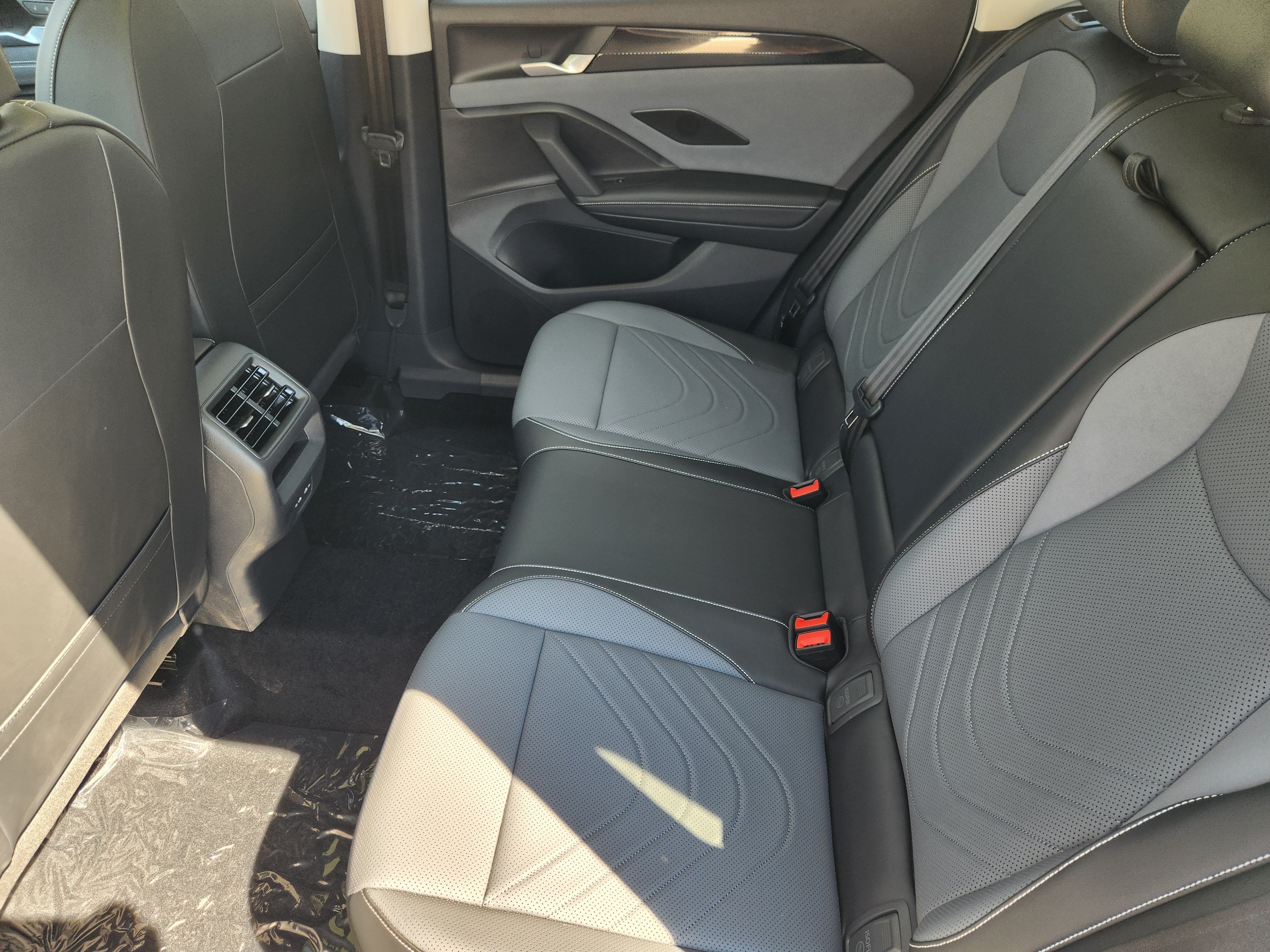 2027 Volkswagen Tiguan SE