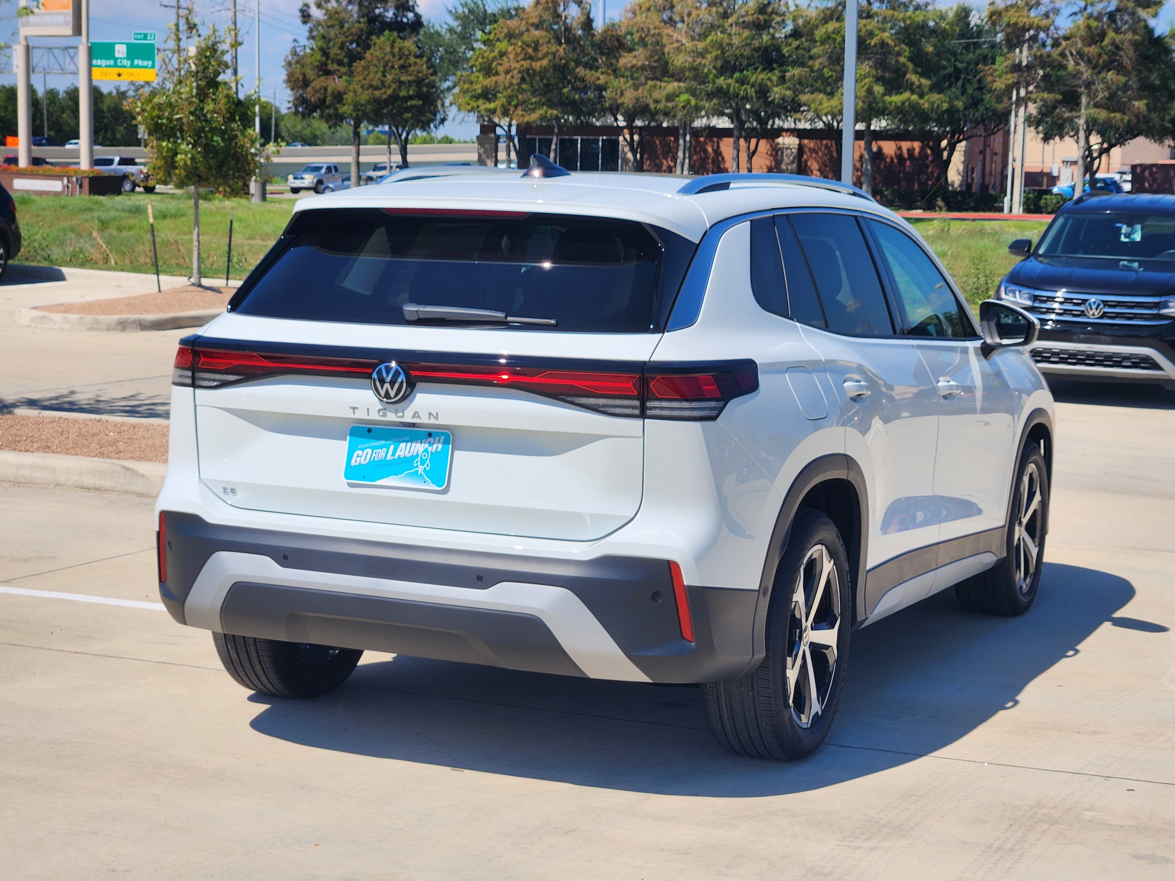 2027 Volkswagen Tiguan SE