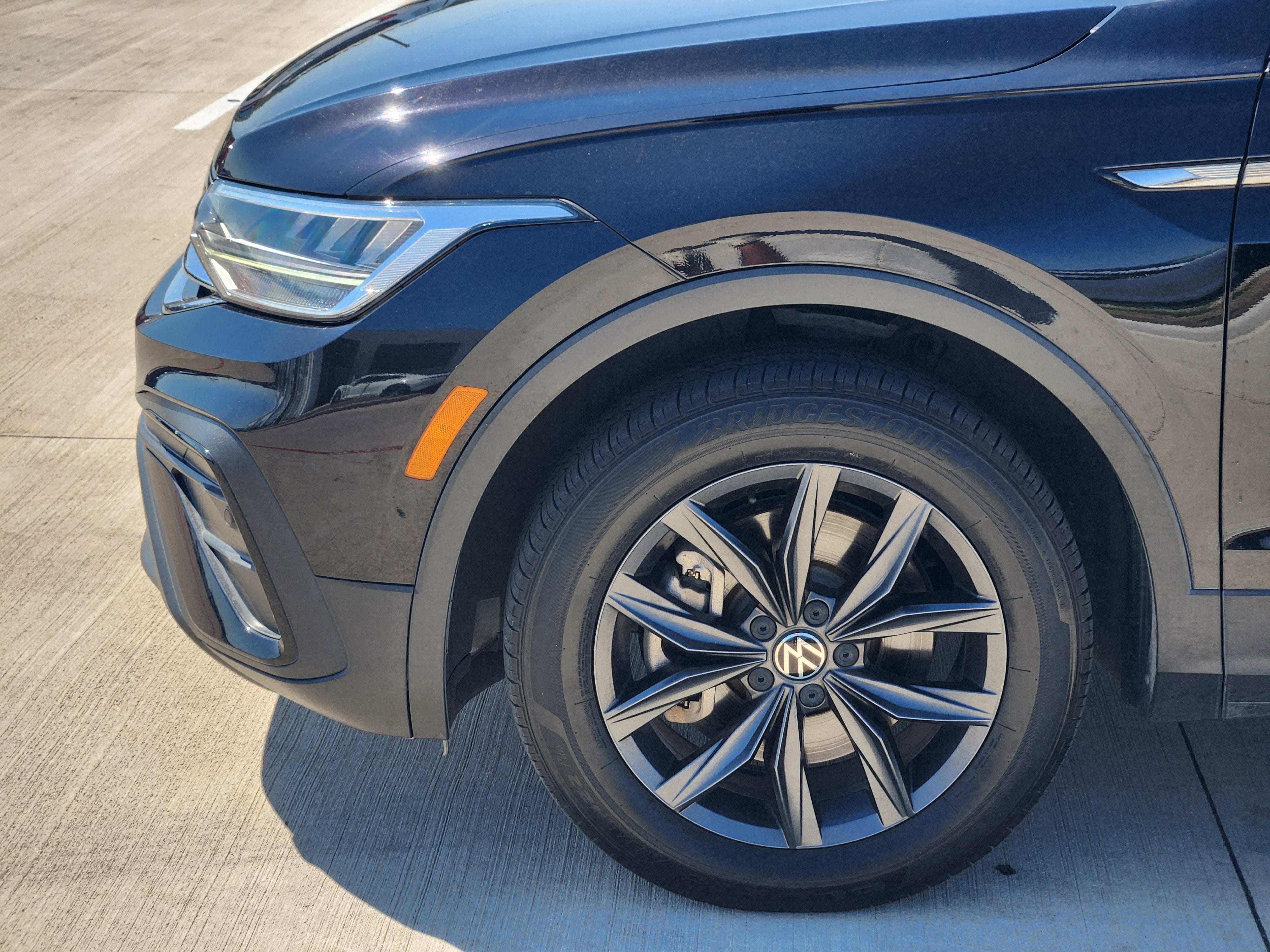 2023 Volkswagen Tiguan SE