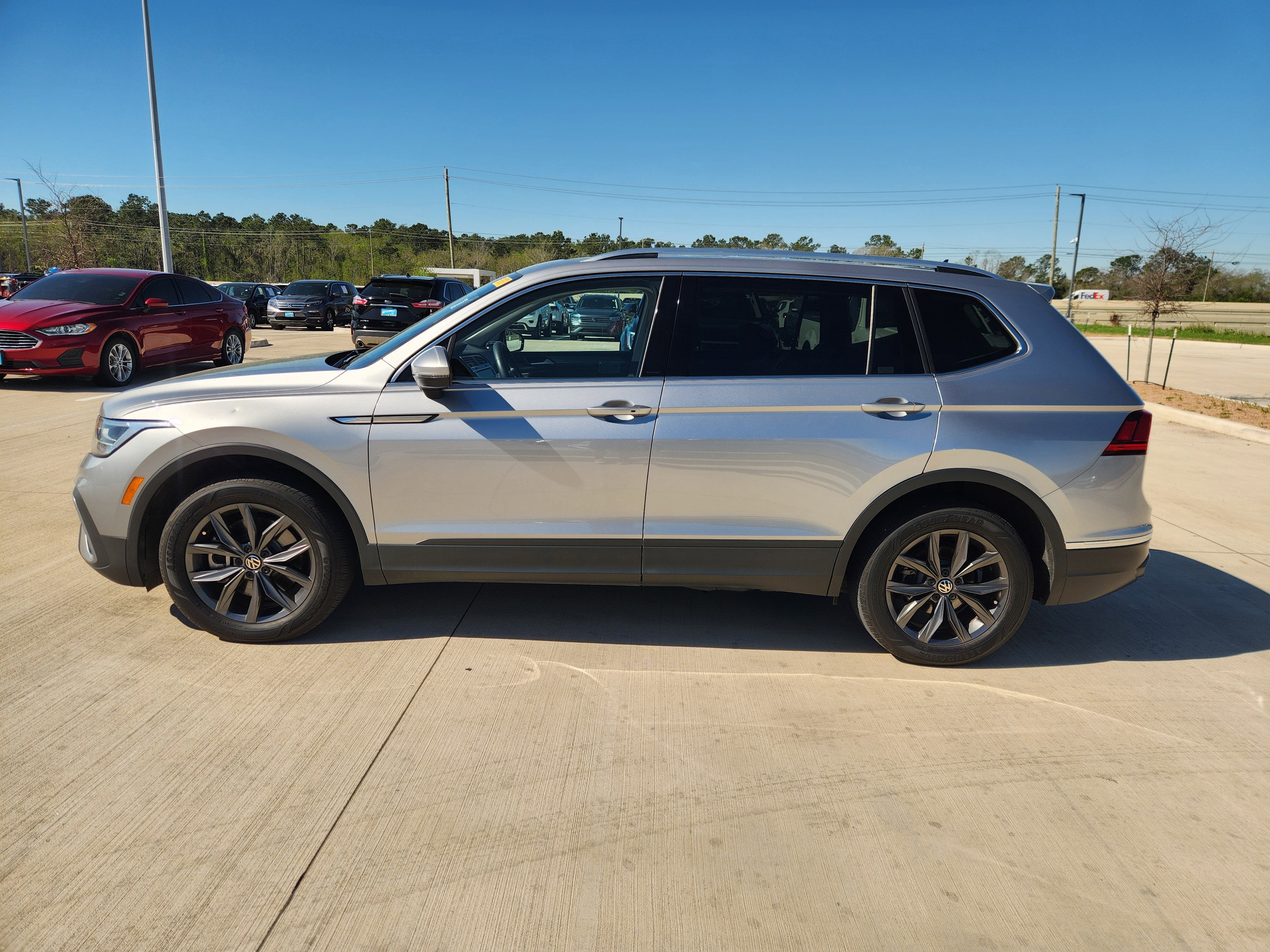 2023 Volkswagen Tiguan SE
