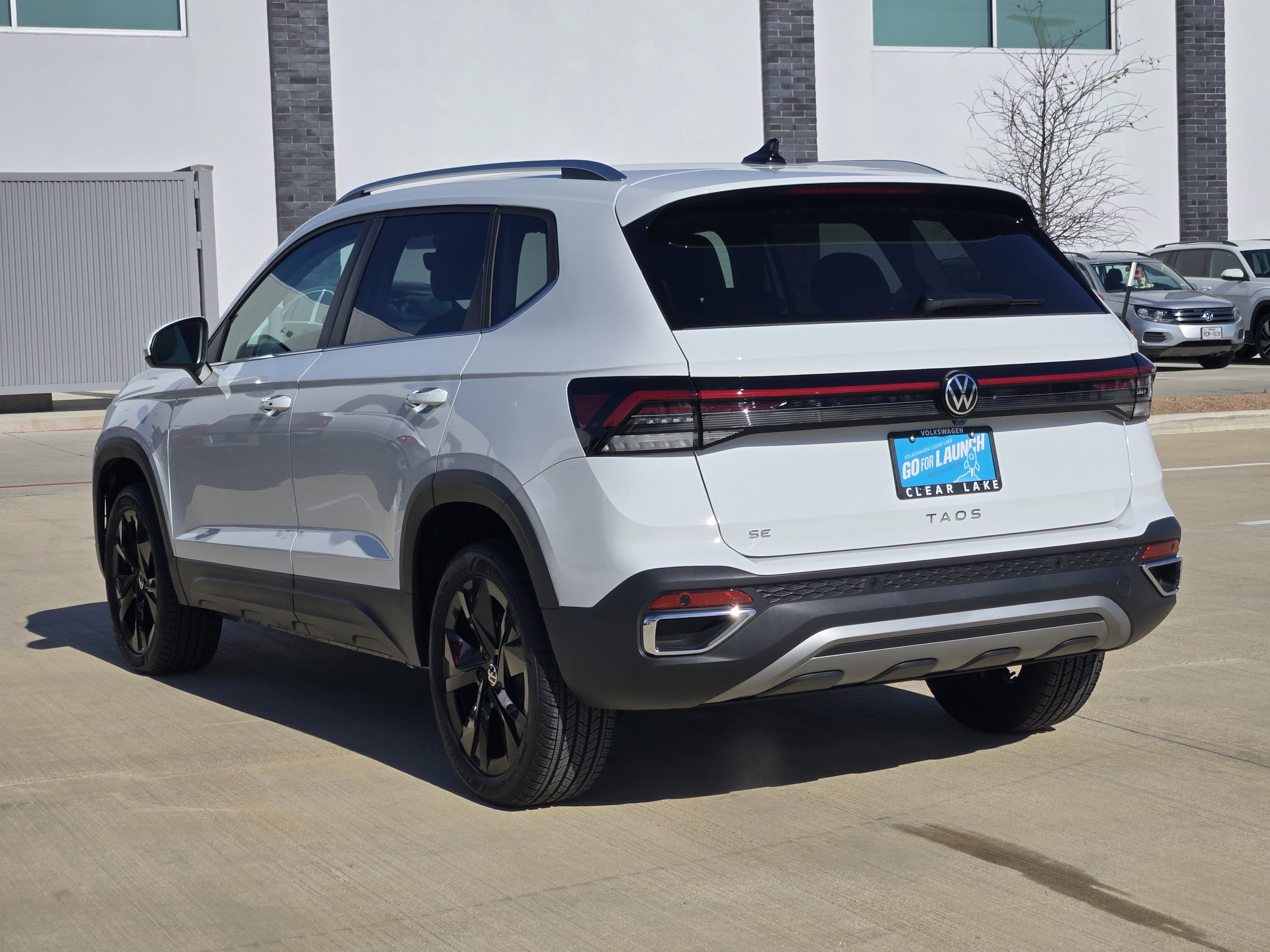 2026 Volkswagen Taos SE