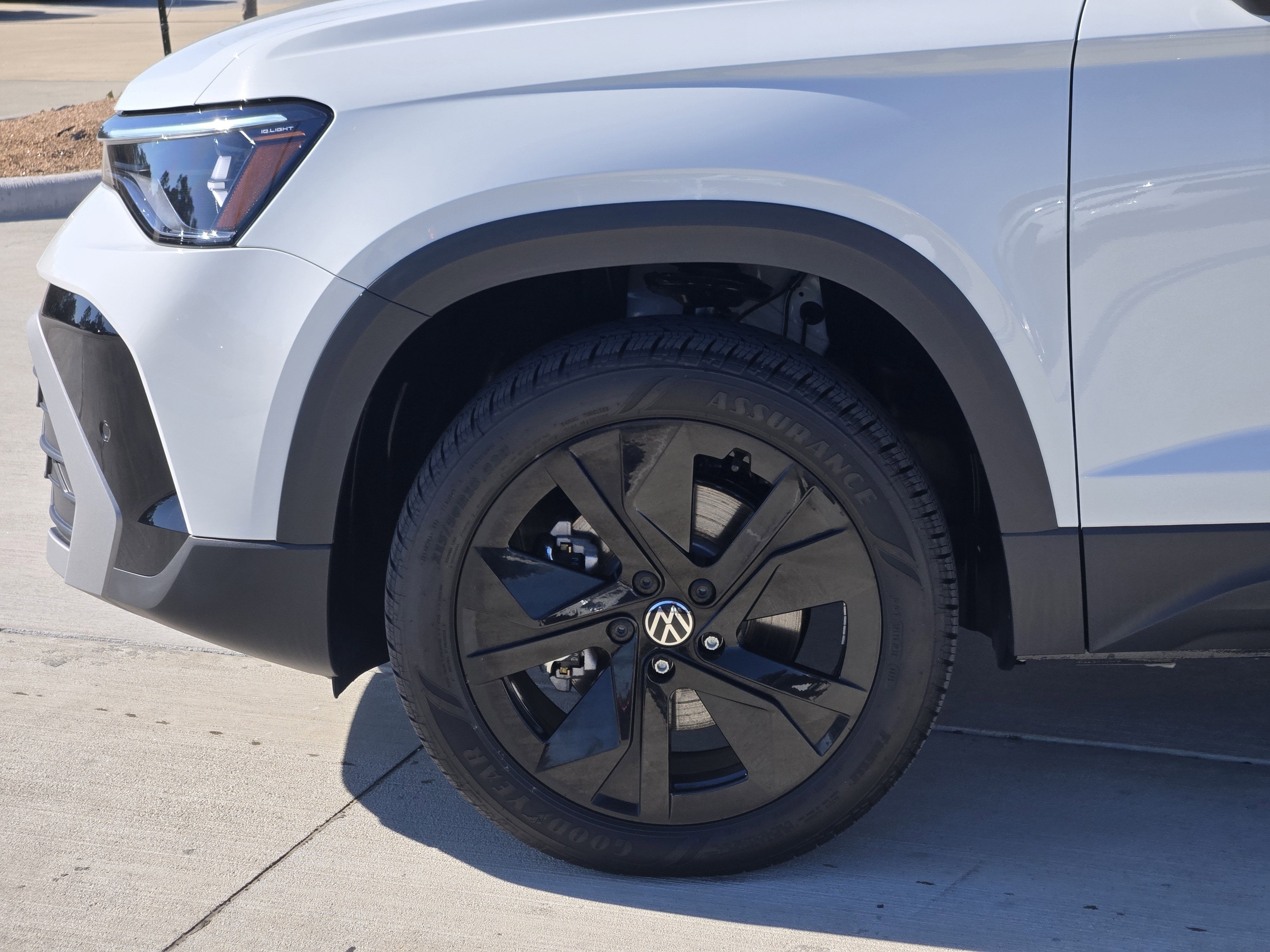 2026 Volkswagen Taos SE