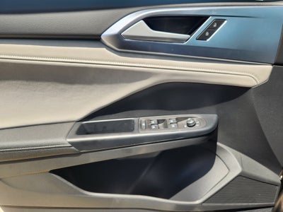 2026 Volkswagen Taos SE