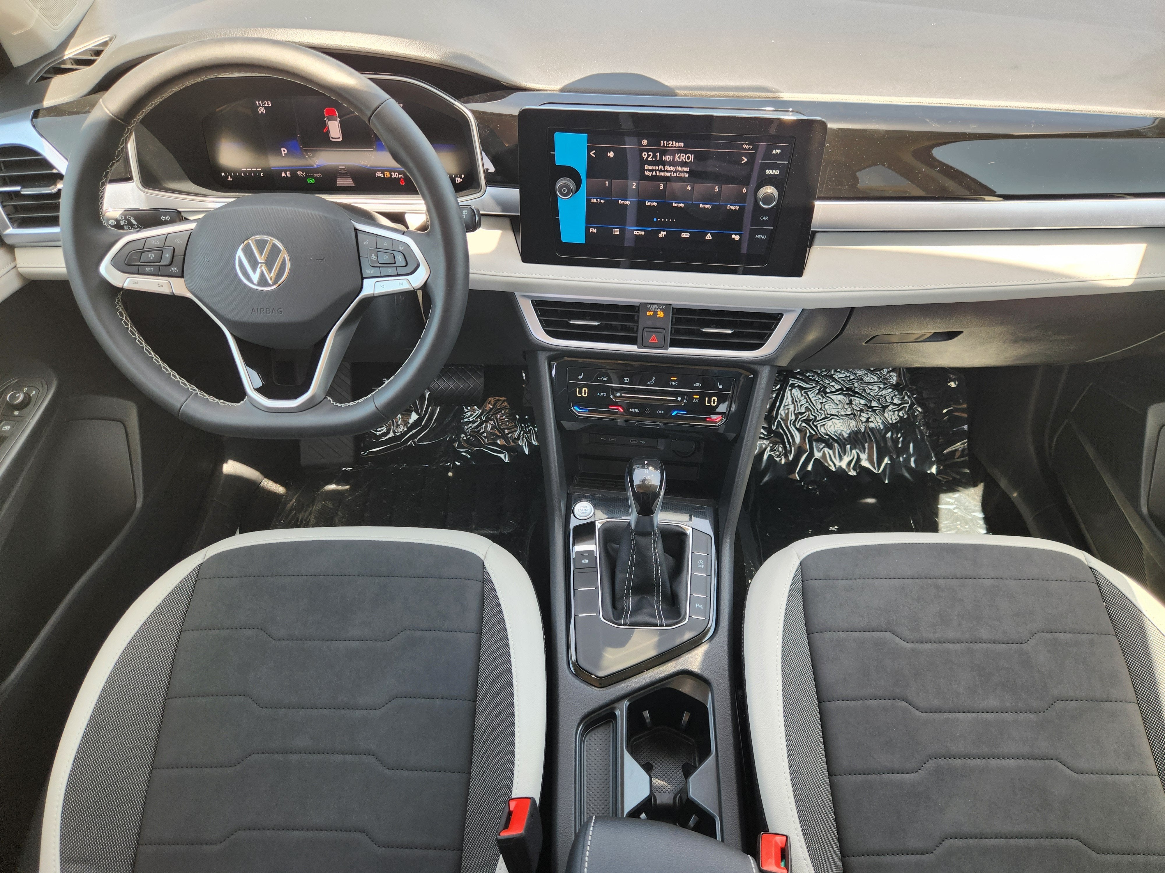 2026 Volkswagen Taos SE