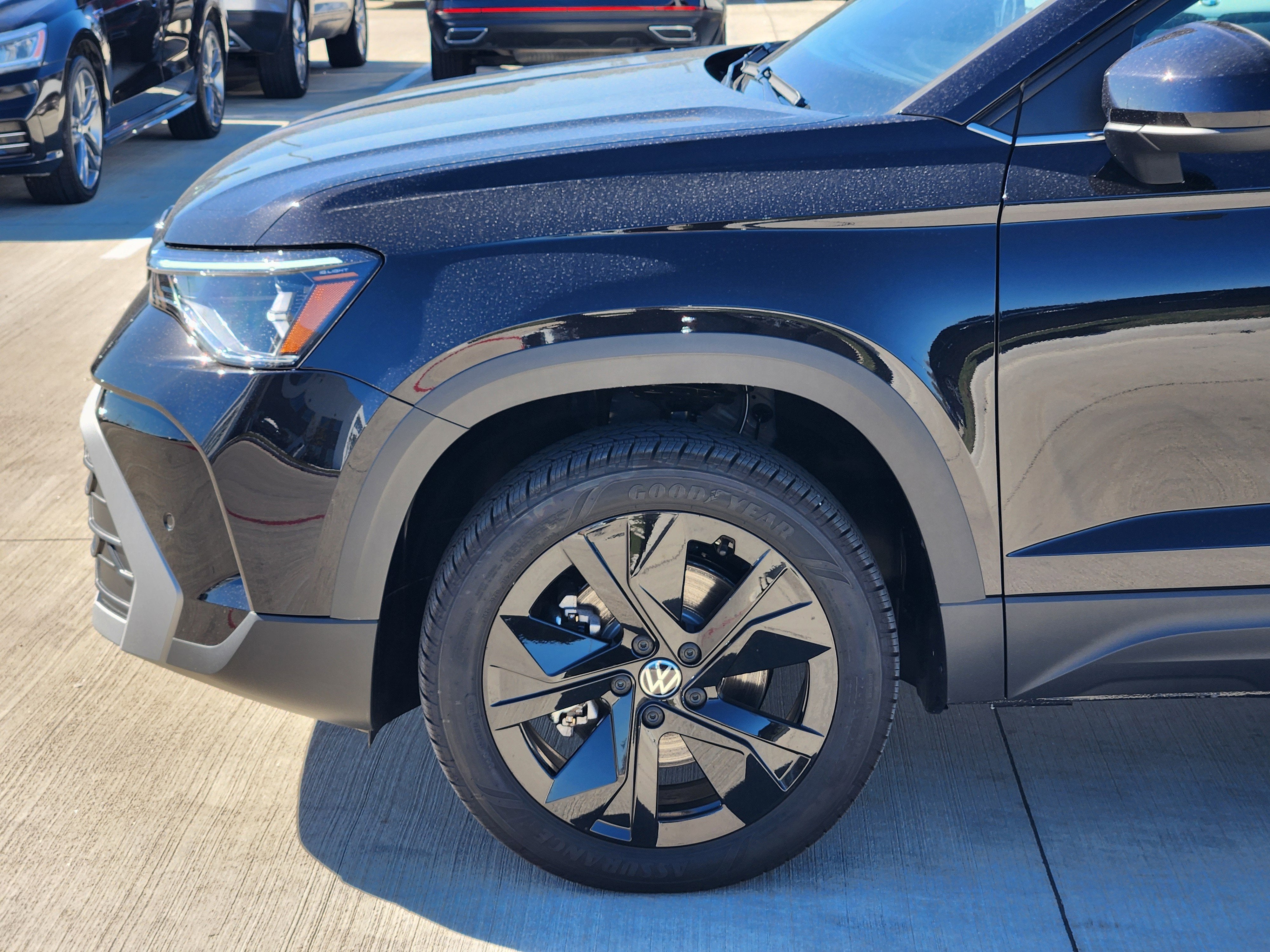 2026 Volkswagen Taos SE