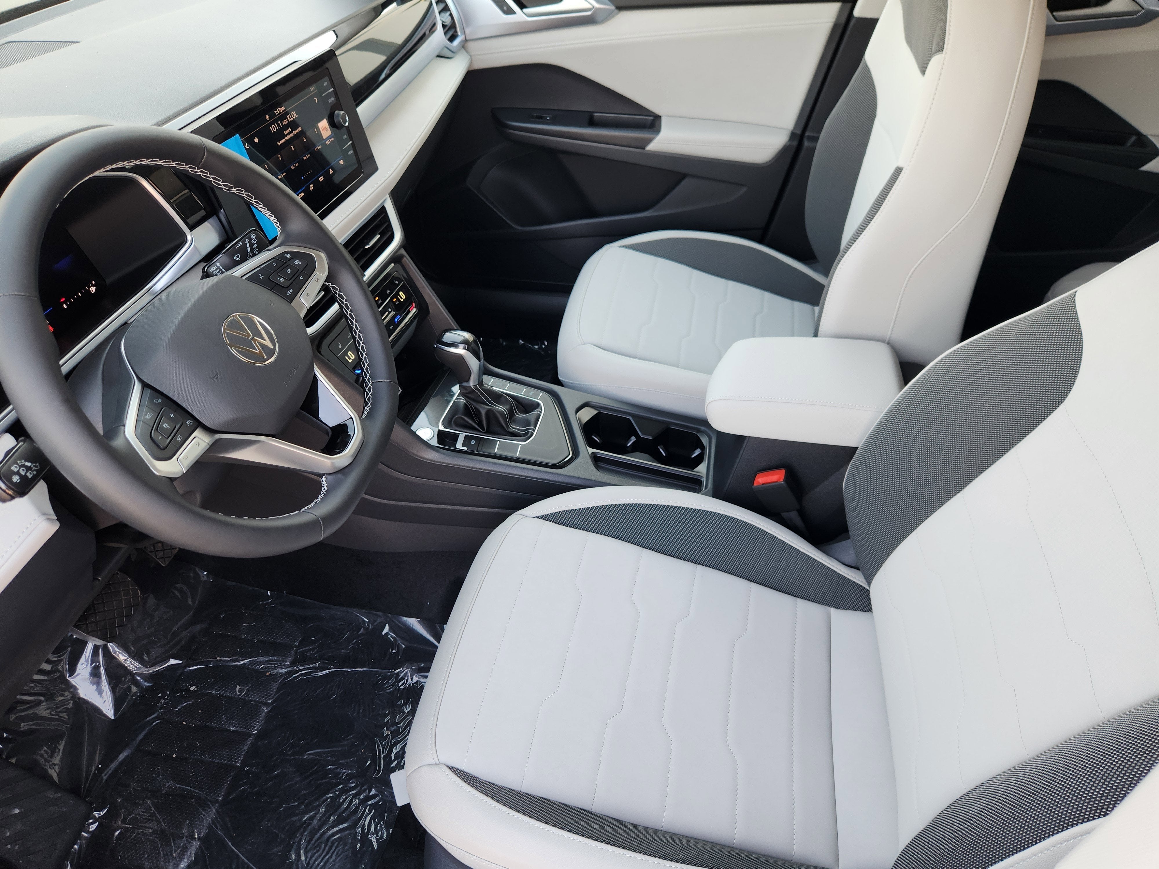 2026 Volkswagen Taos SE