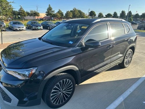 2025 Volkswagen Taos SE