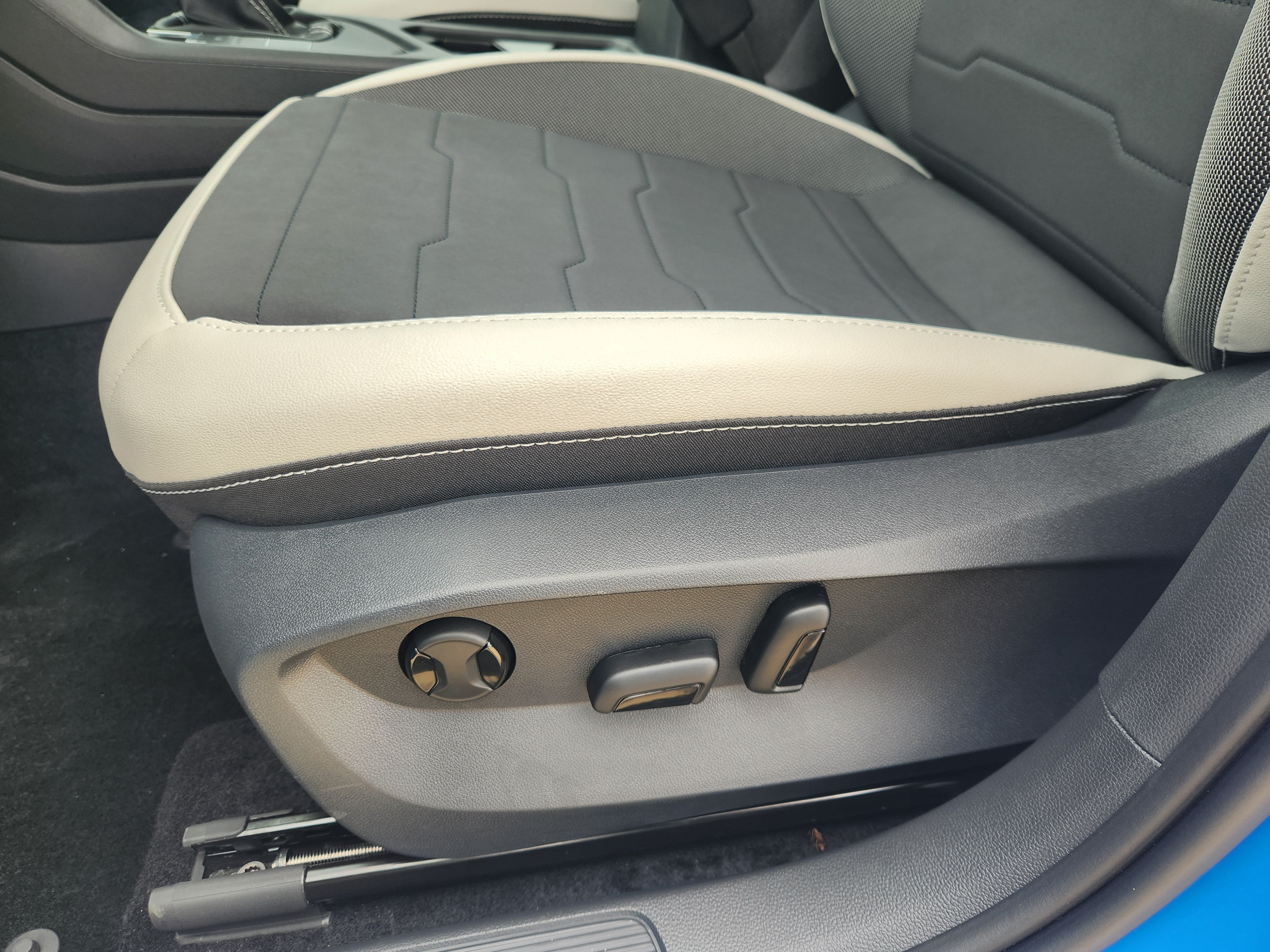 2027 Volkswagen Taos SE