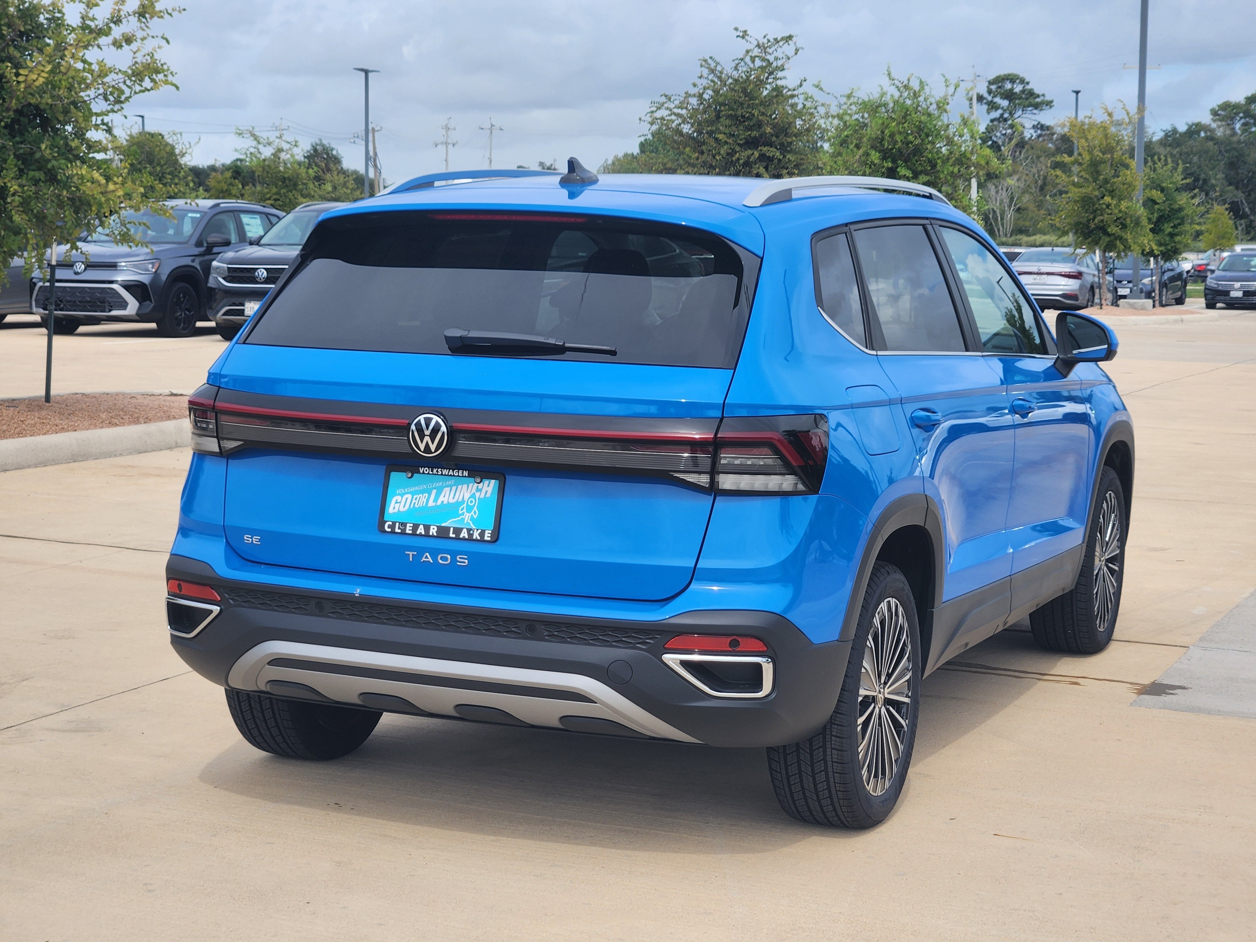 2027 Volkswagen Taos SE