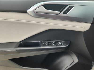 2027 Volkswagen Taos SE