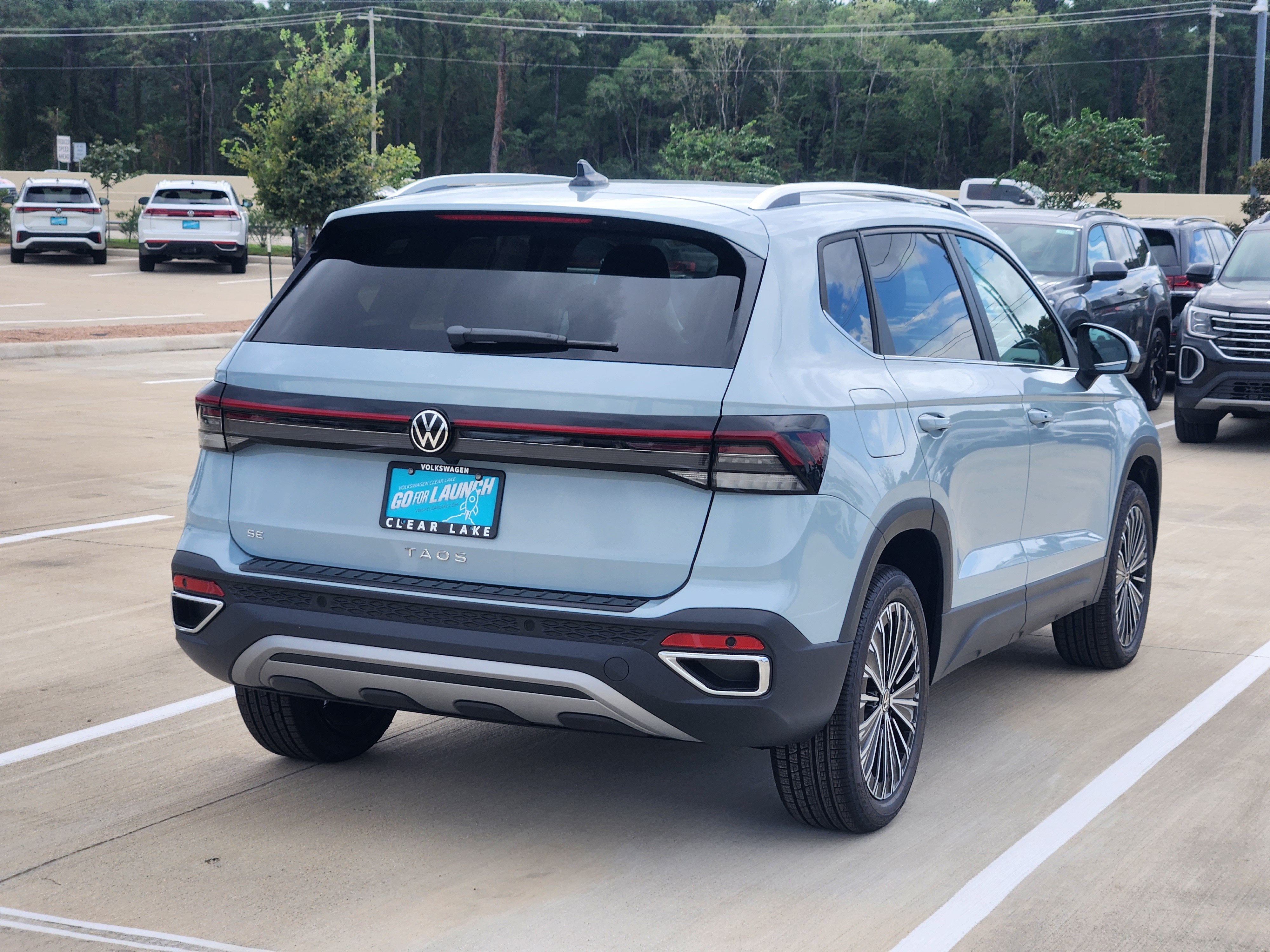 2027 Volkswagen Taos SE