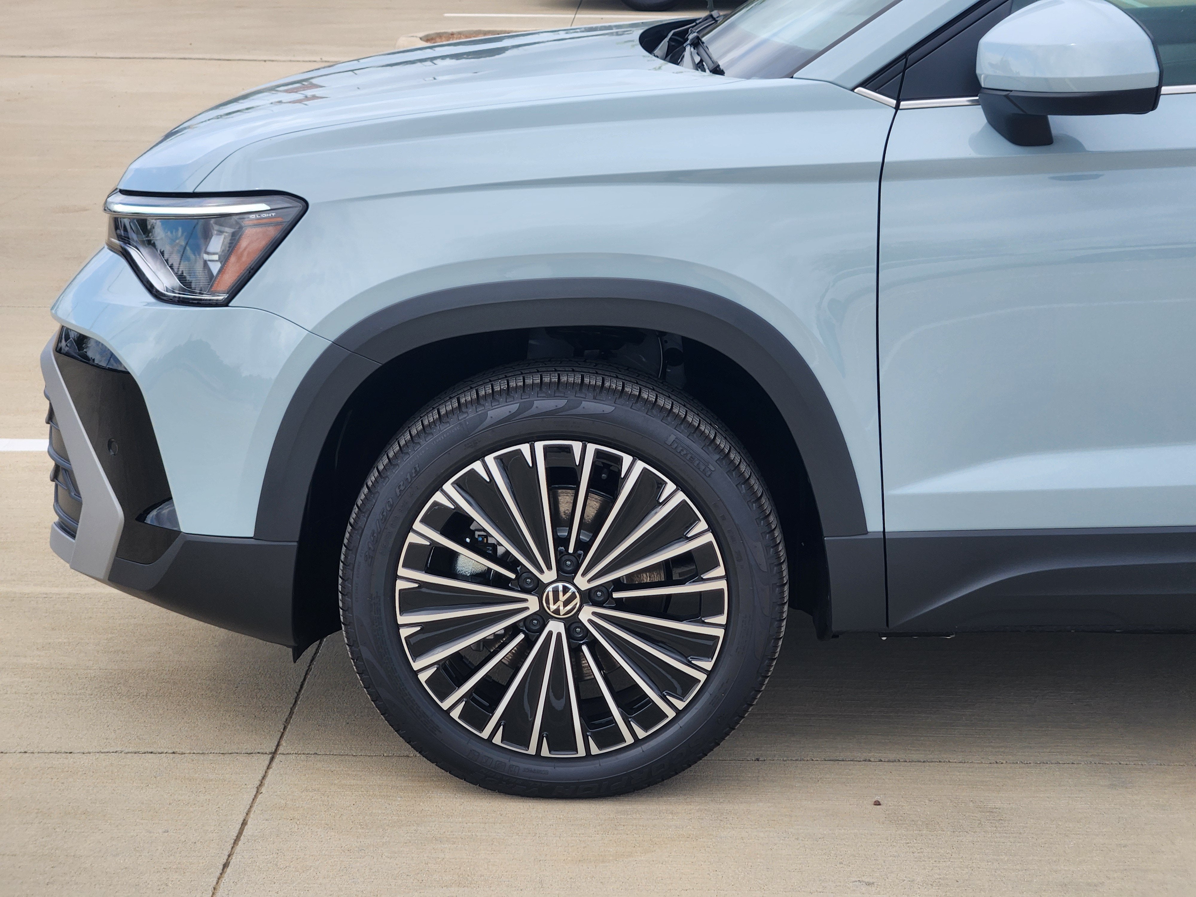 2027 Volkswagen Taos SE