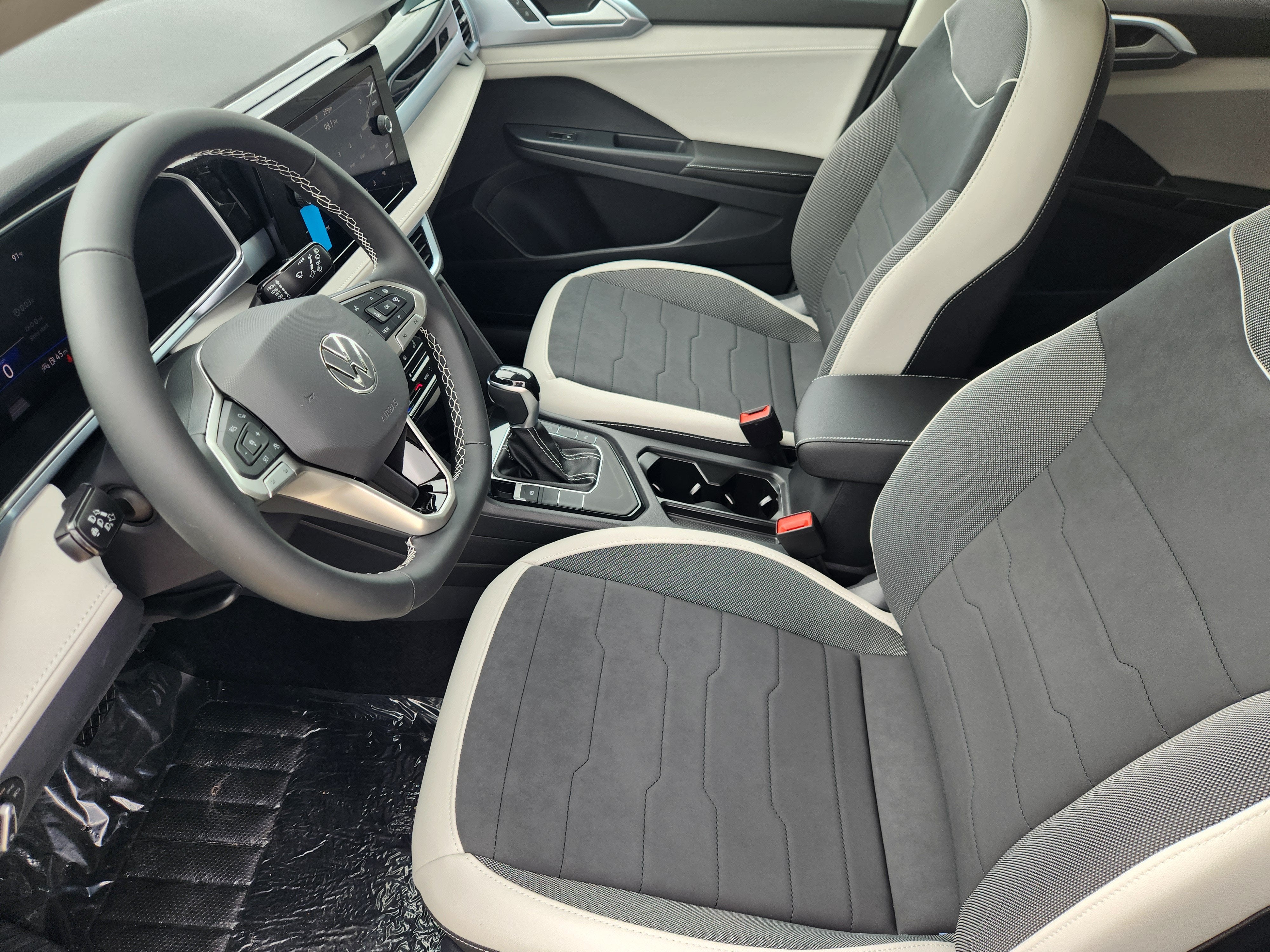 2027 Volkswagen Taos SE