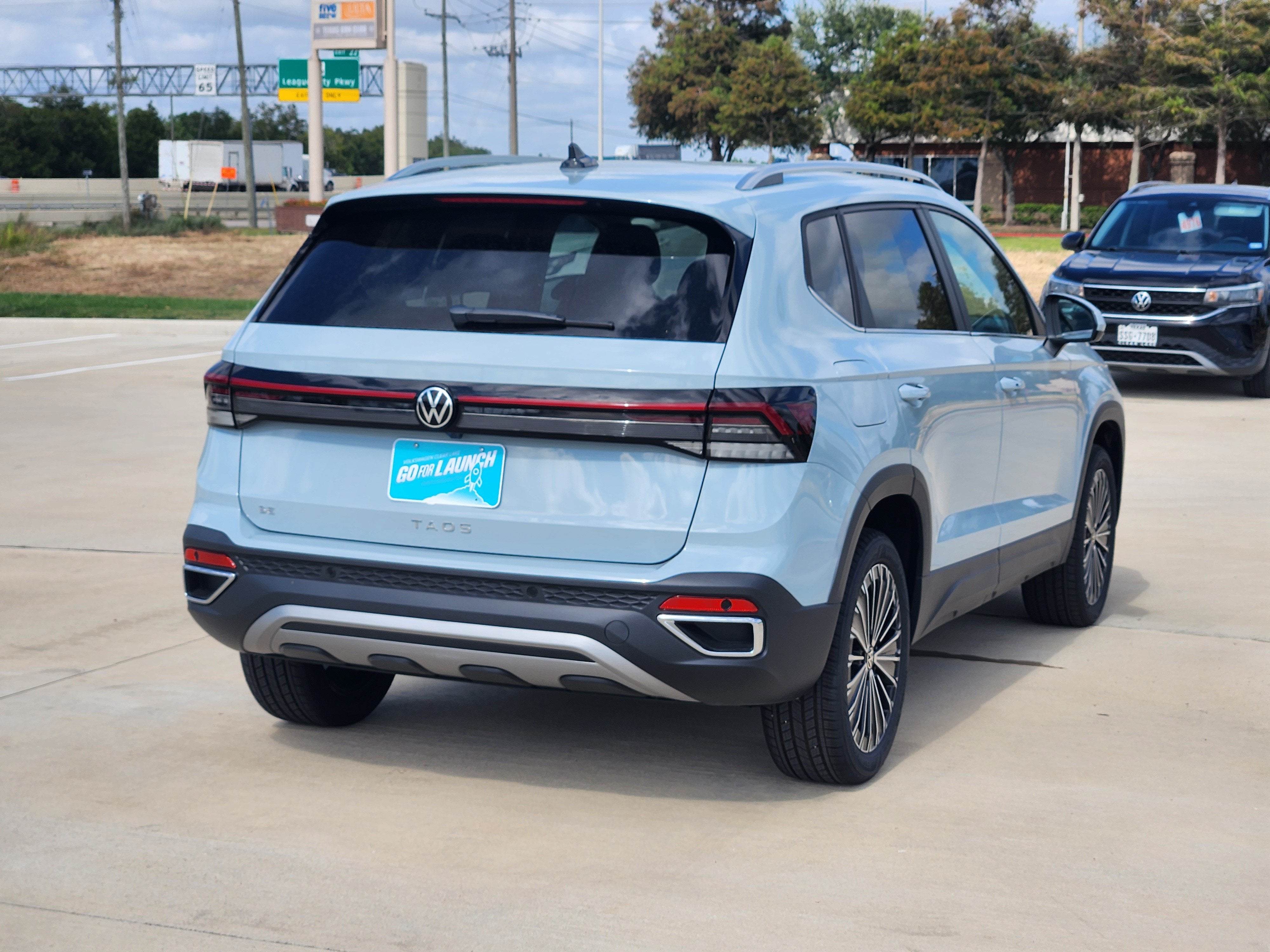 2027 Volkswagen Taos SE