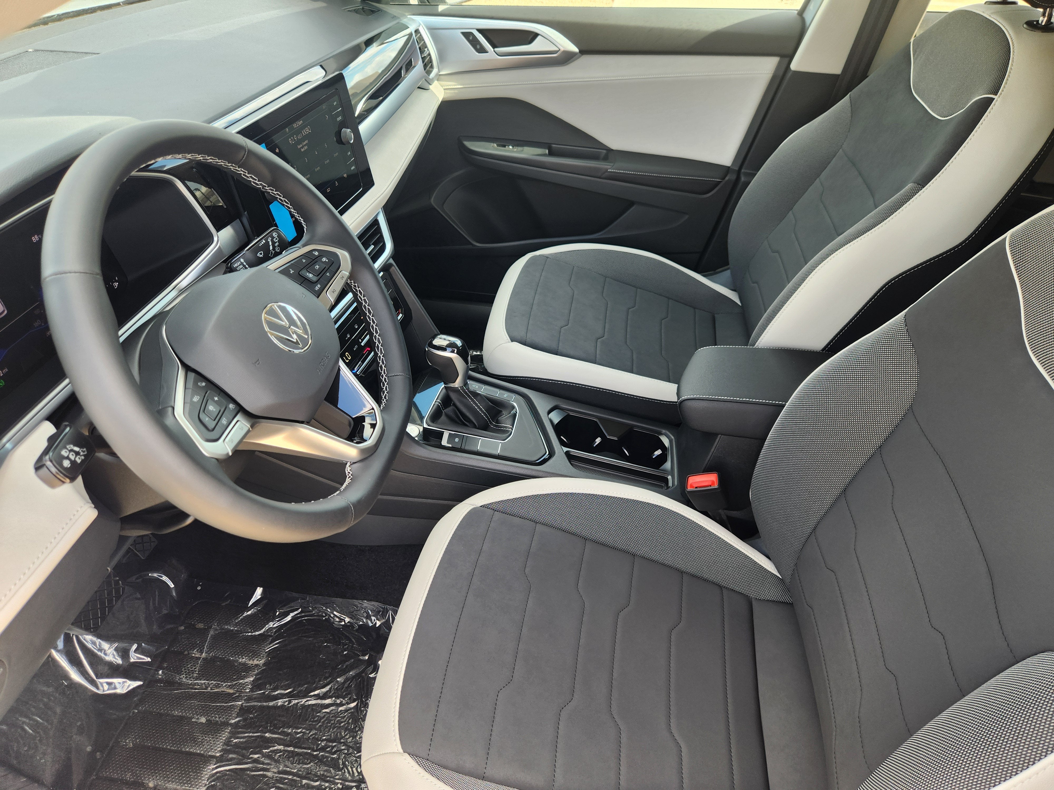2027 Volkswagen Taos SE