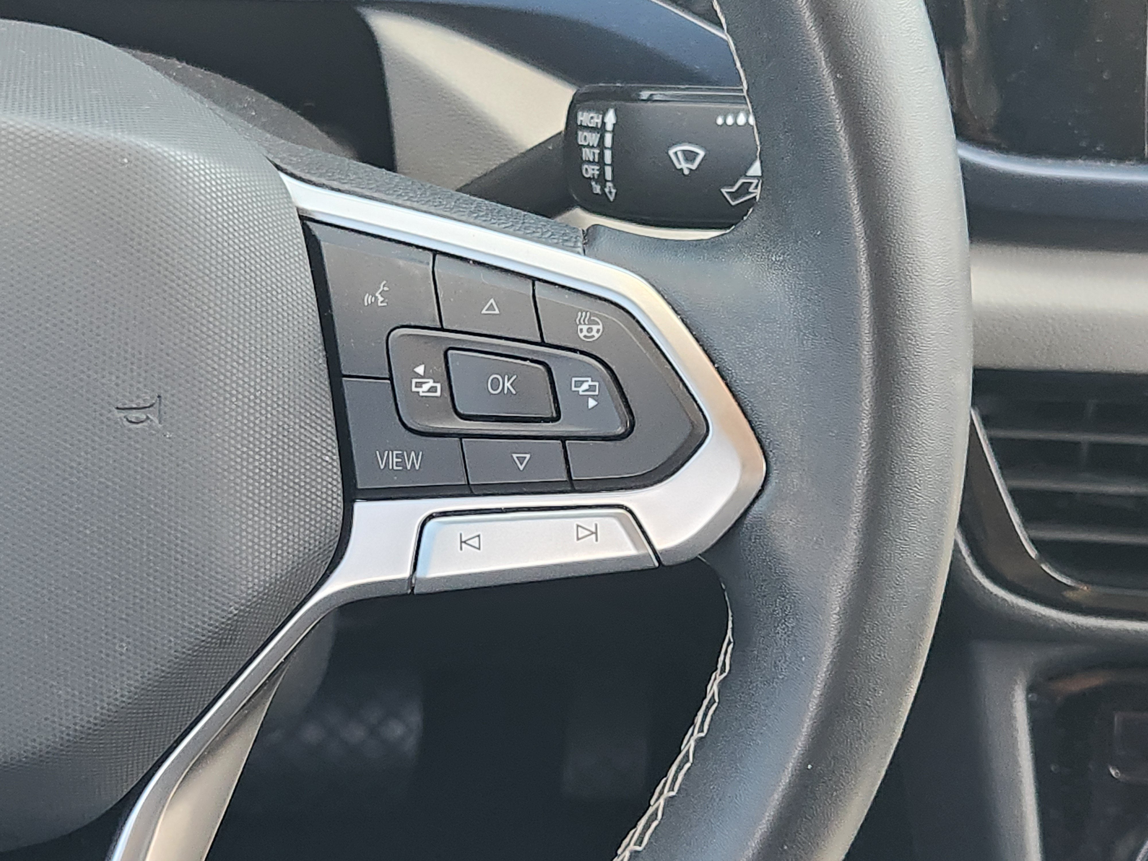 2023 Volkswagen Taos SE