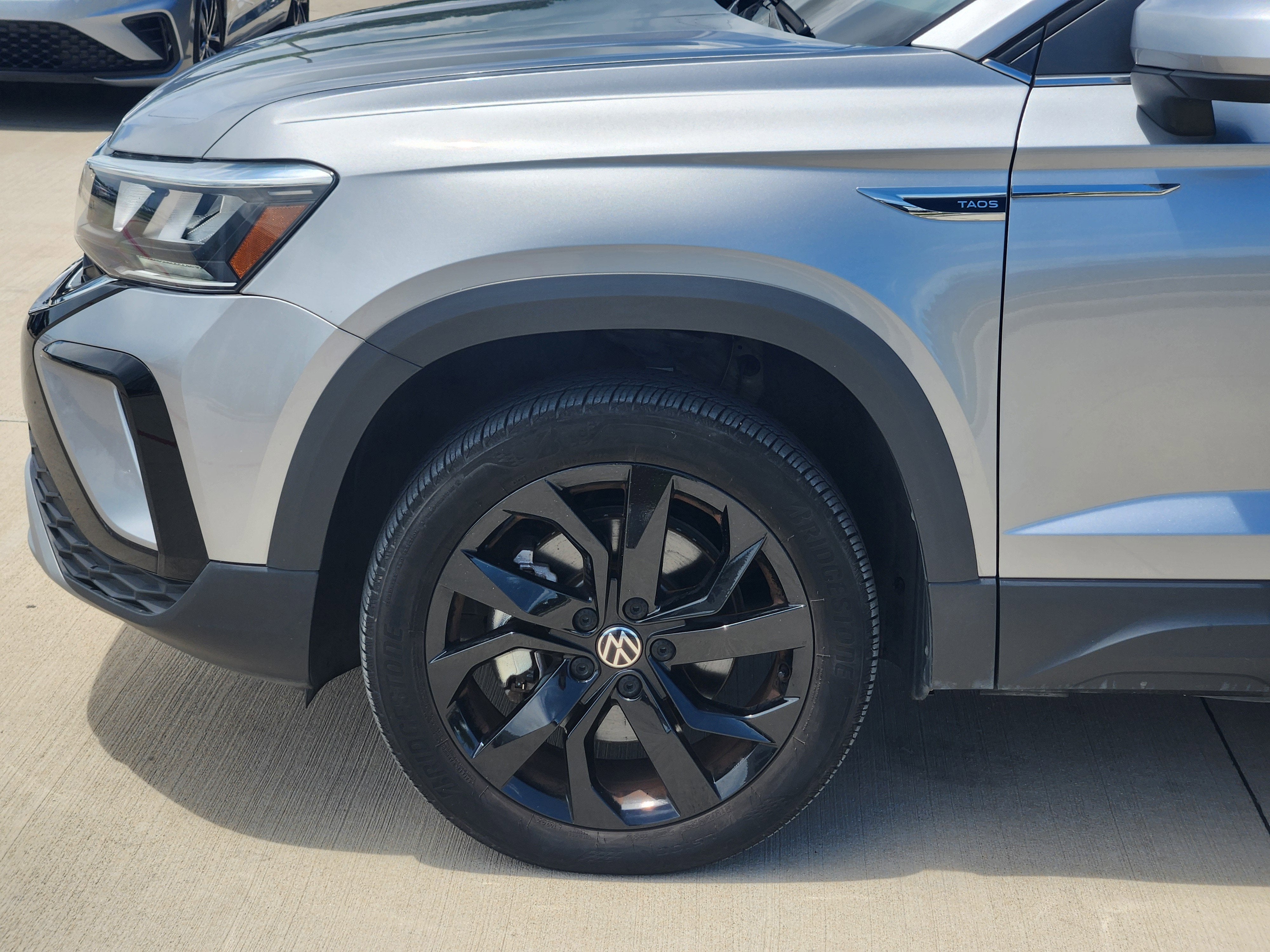 2023 Volkswagen Taos SE