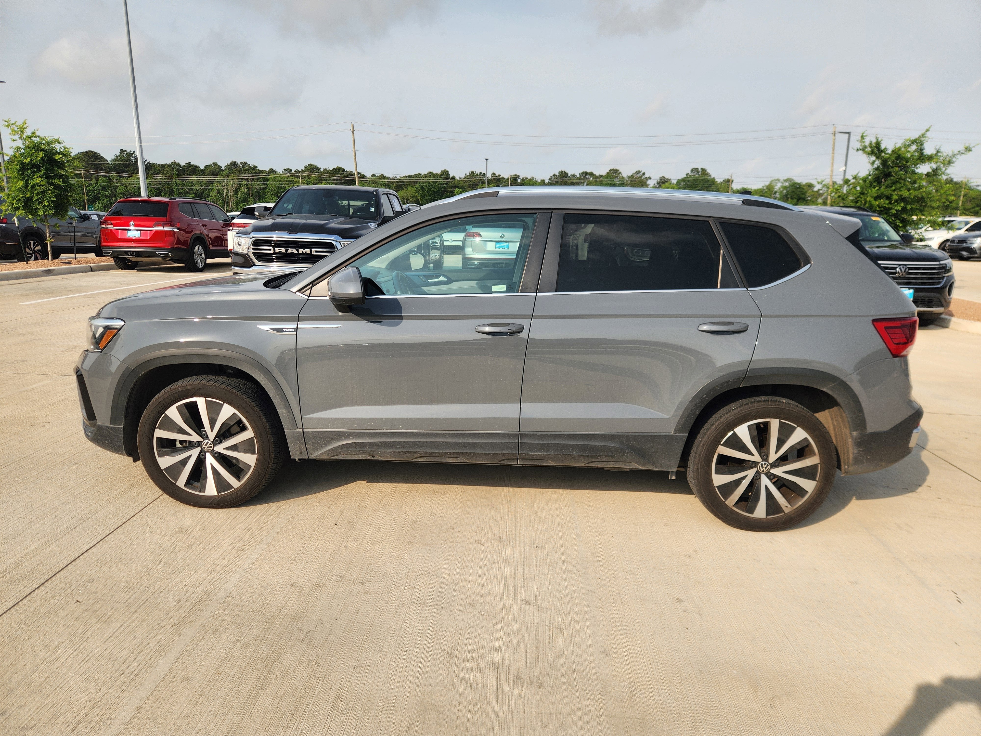 2024 Volkswagen Taos SE