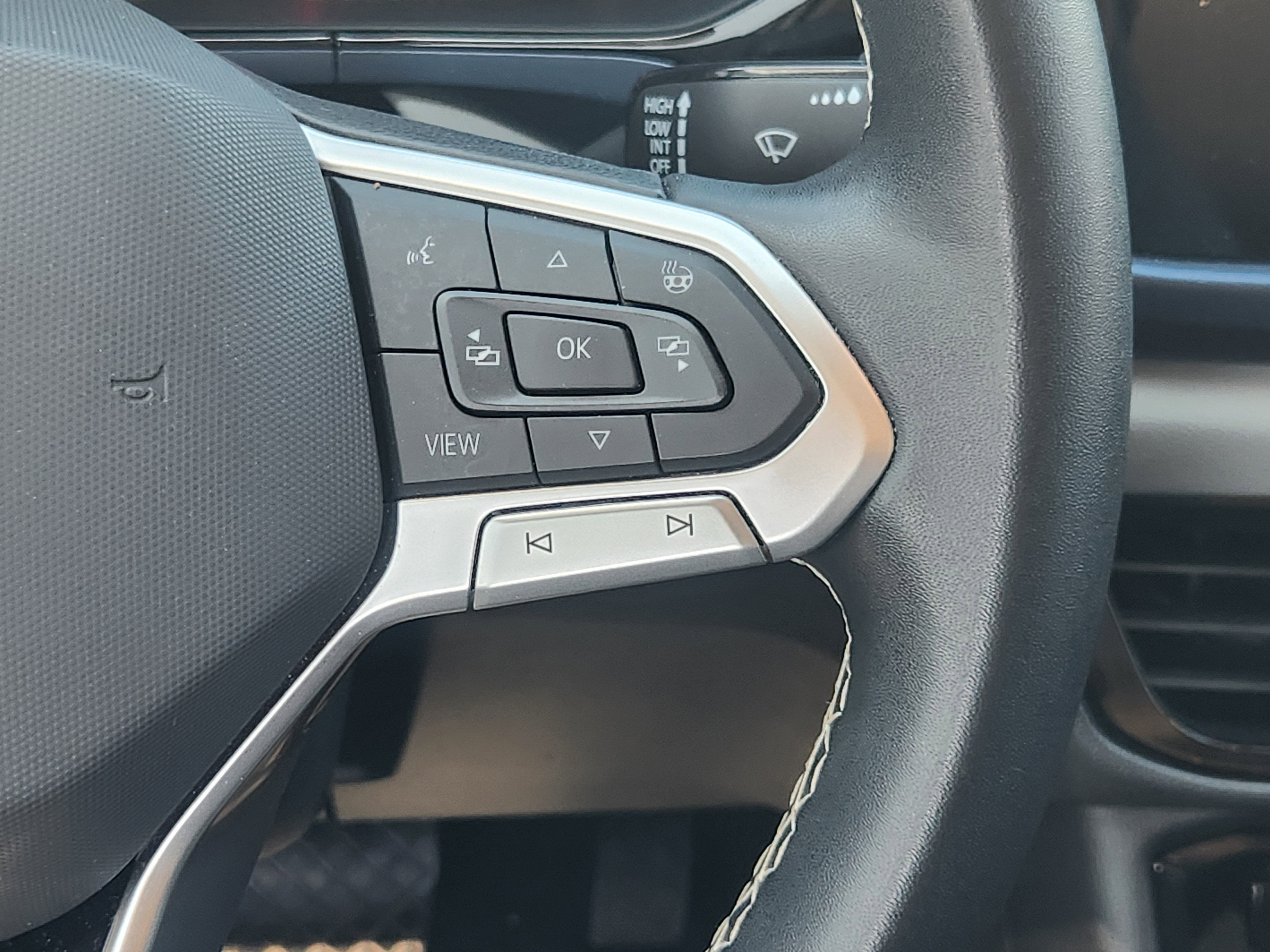 2023 Volkswagen Taos SE