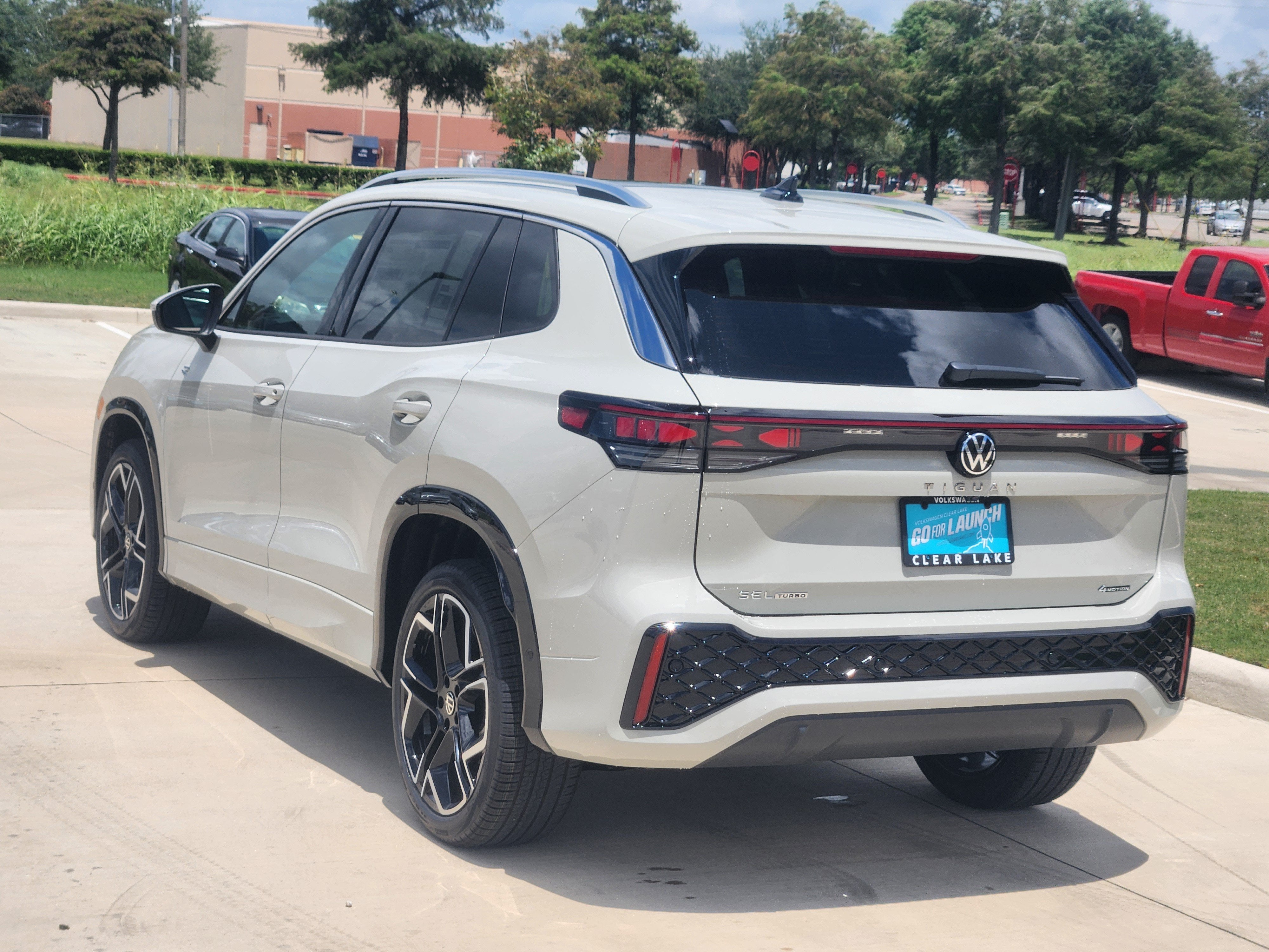 2026 Volkswagen Tiguan SEL R-Line Turbo