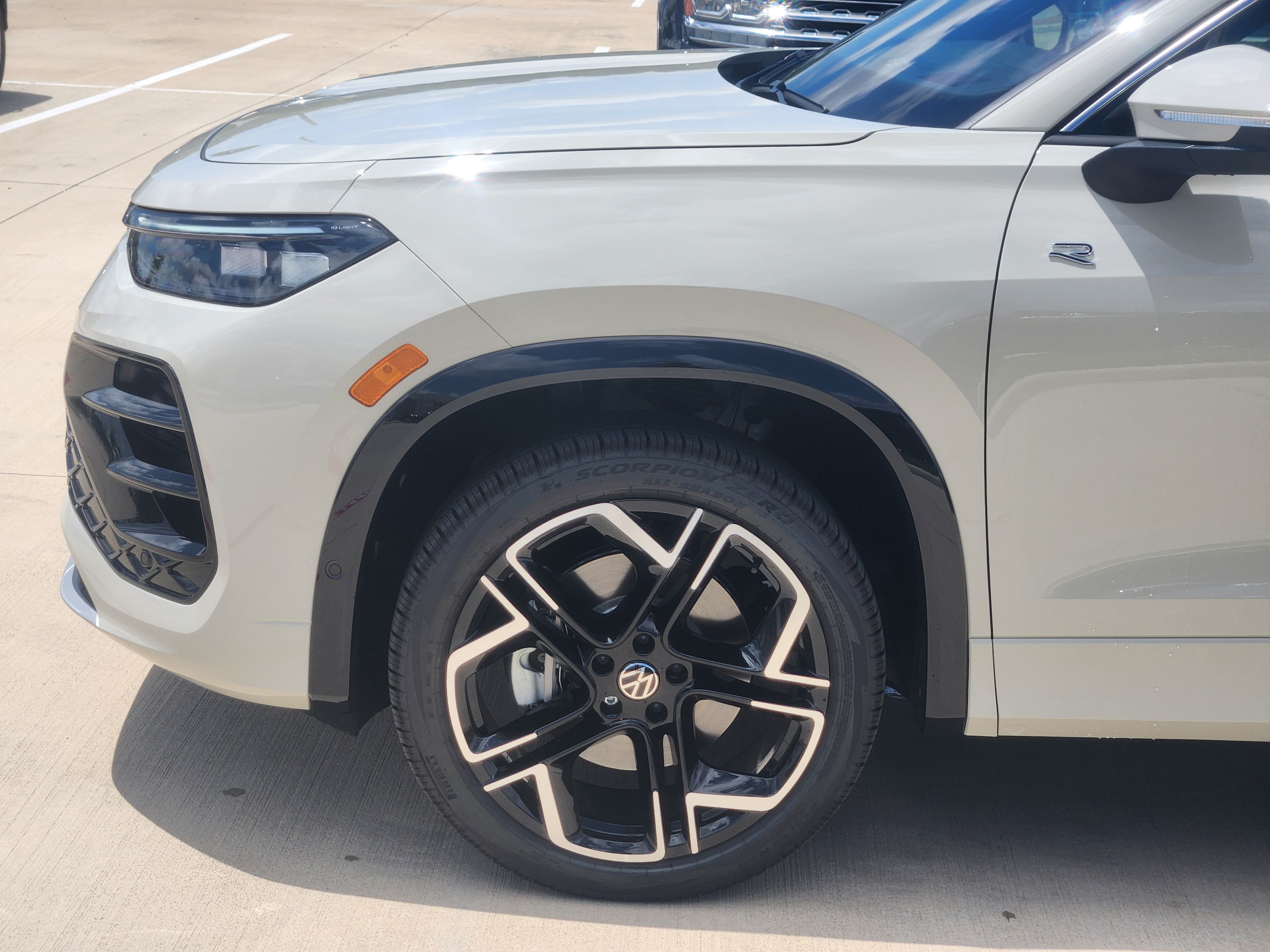 2026 Volkswagen Tiguan SEL R-Line Turbo