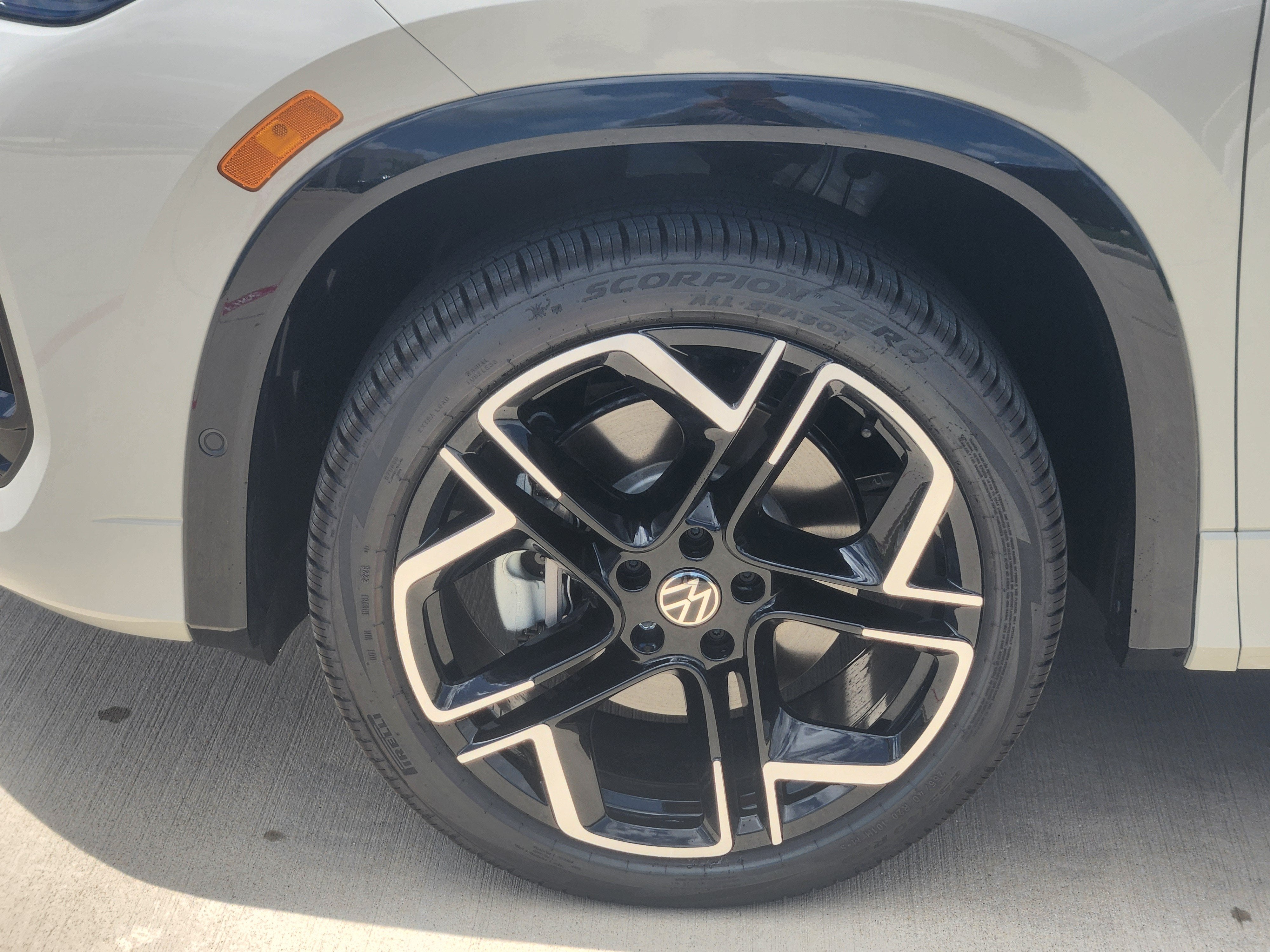 2026 Volkswagen Tiguan SEL R-Line Turbo