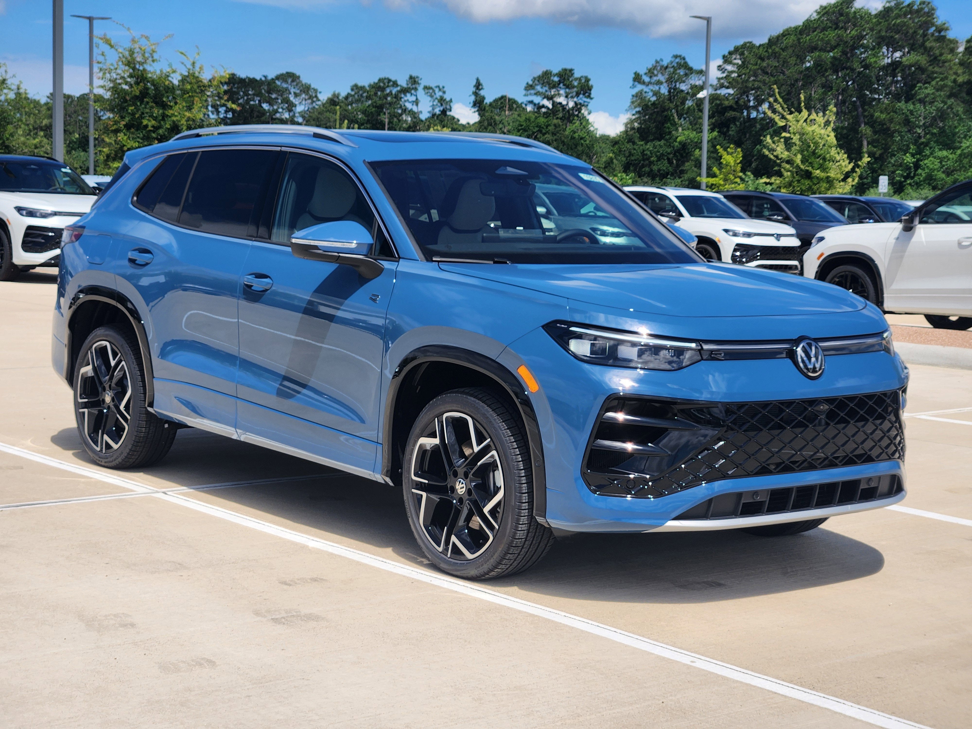 2026 Volkswagen Tiguan SEL R-Line Turbo