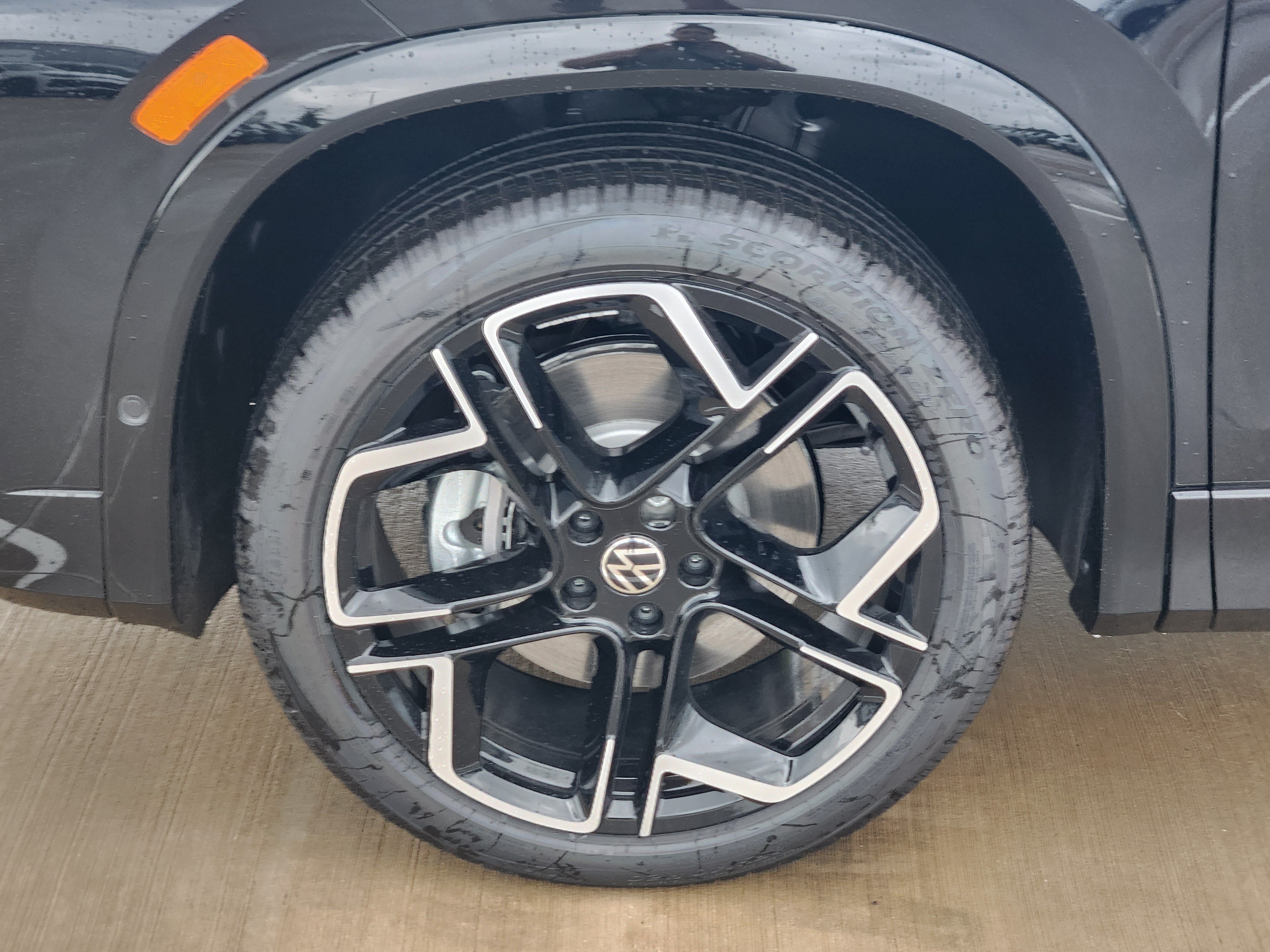 2026 Volkswagen Tiguan SEL R-Line Turbo