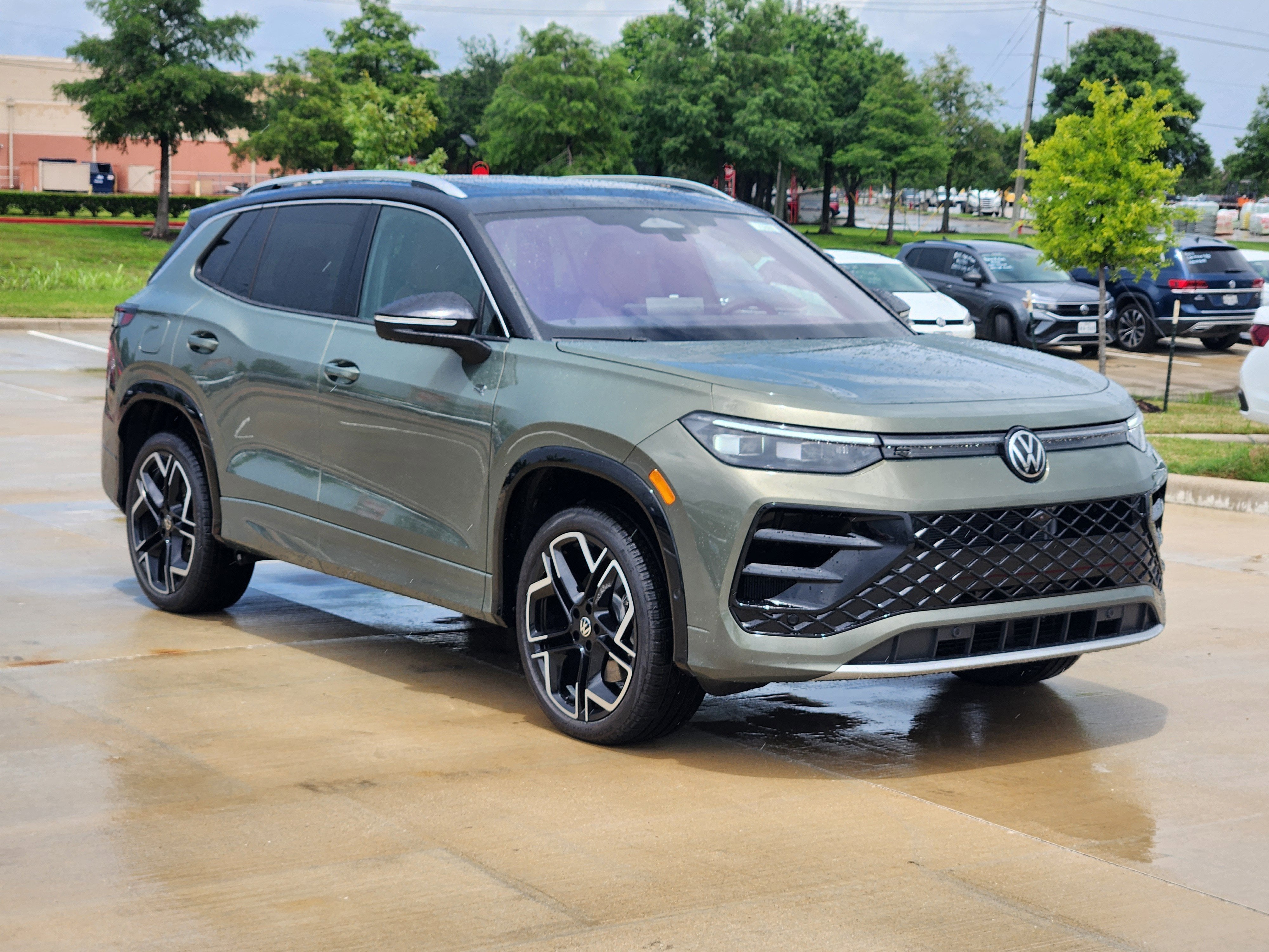 2026 Volkswagen Tiguan SEL R-Line Turbo