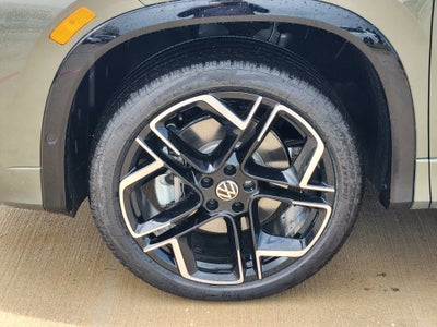 2026 Volkswagen Tiguan SEL R-Line Turbo