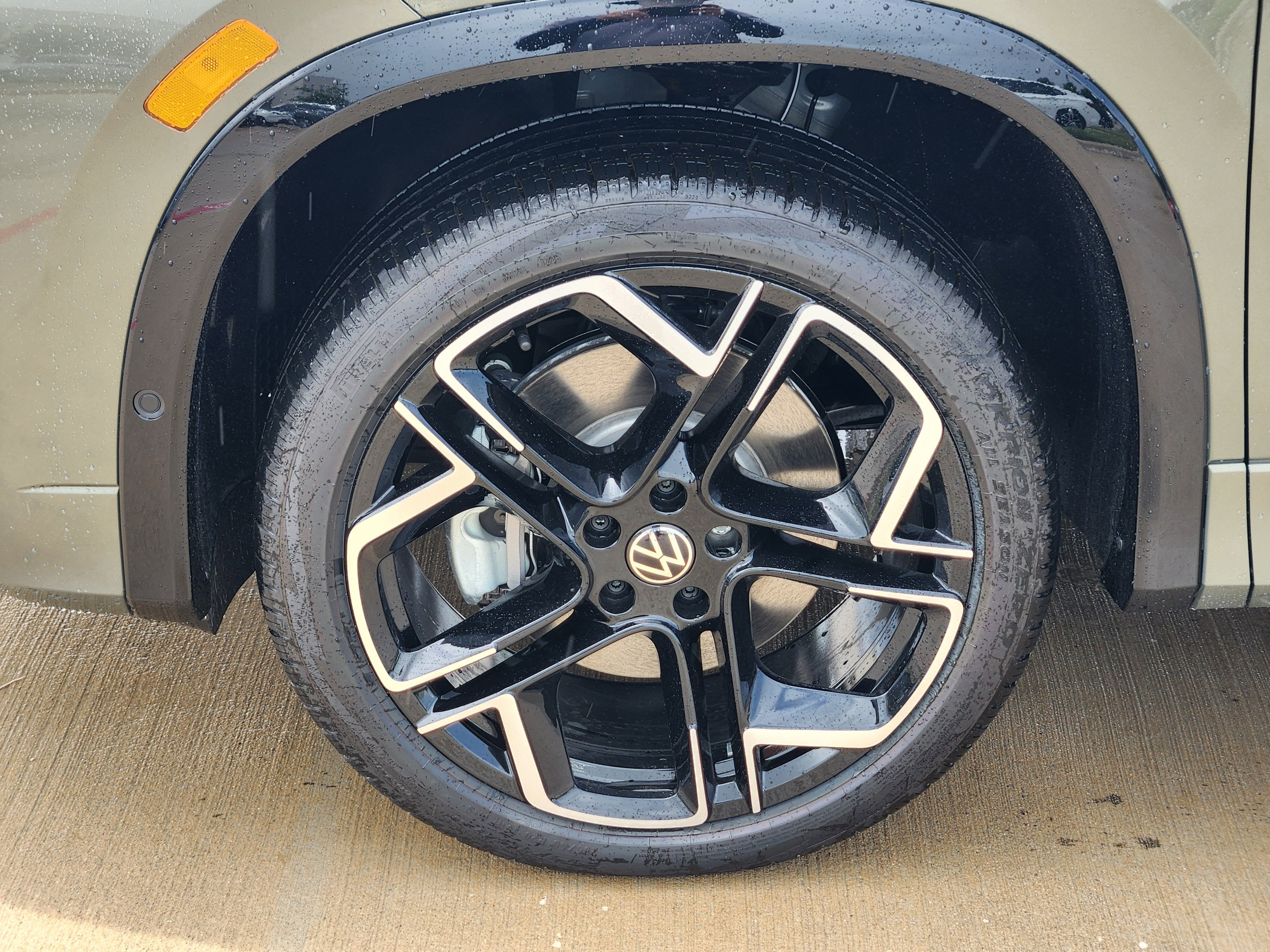 2026 Volkswagen Tiguan SEL R-Line Turbo