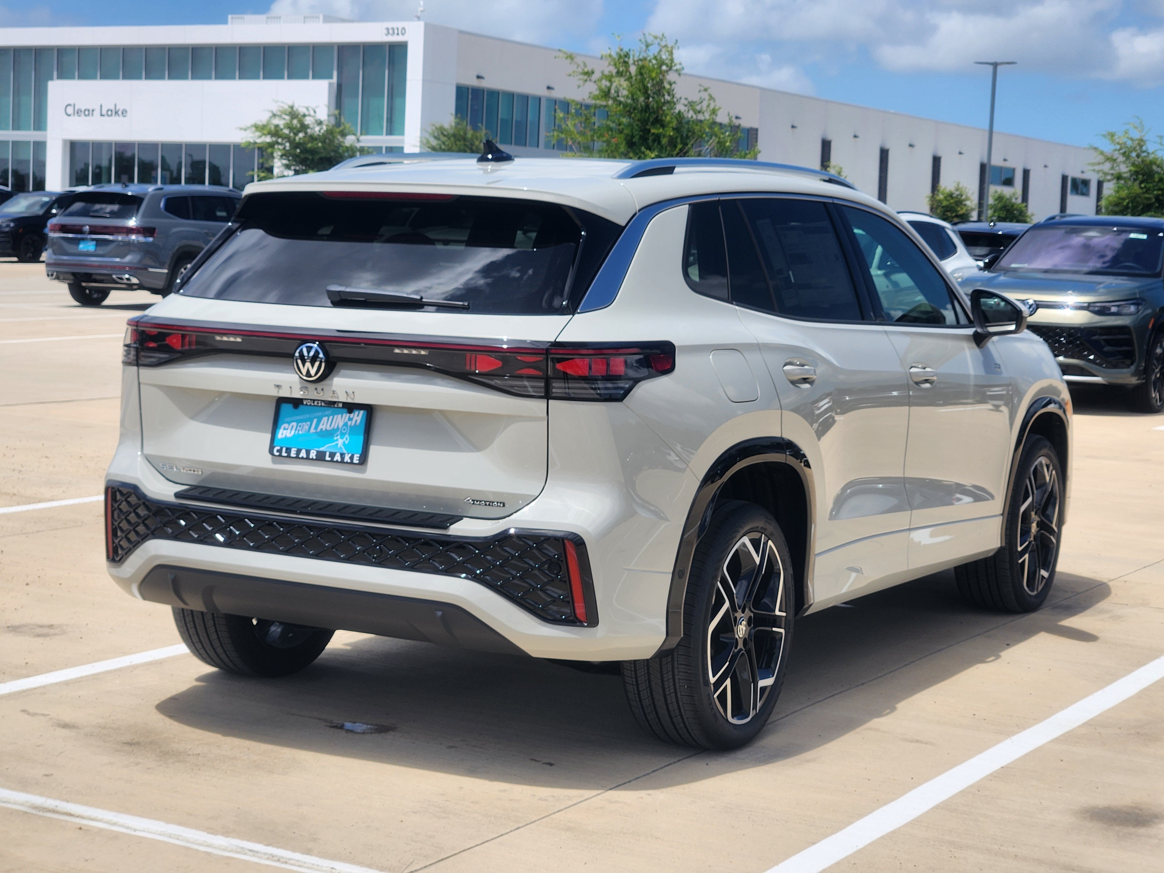 2026 Volkswagen Tiguan SEL R-Line Turbo