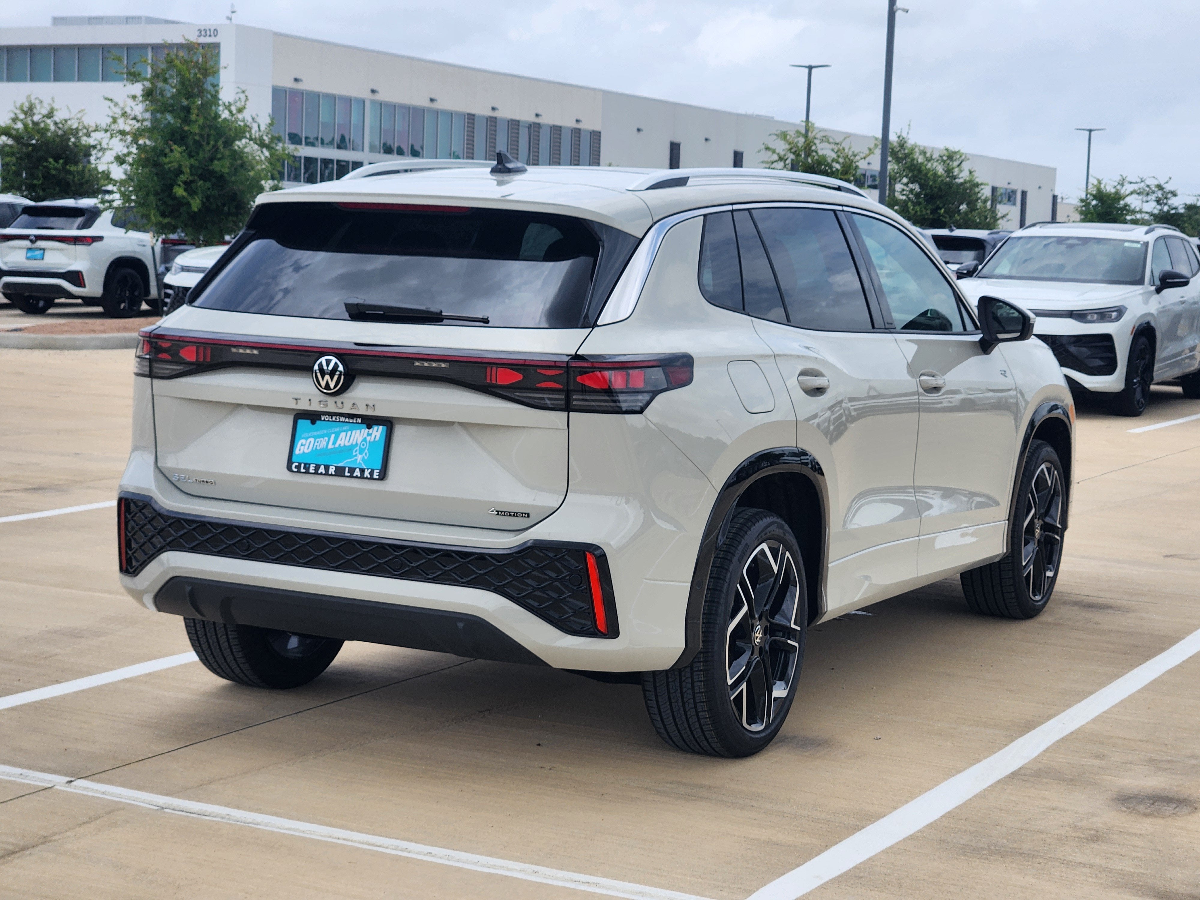 2026 Volkswagen Tiguan SEL R-Line Turbo