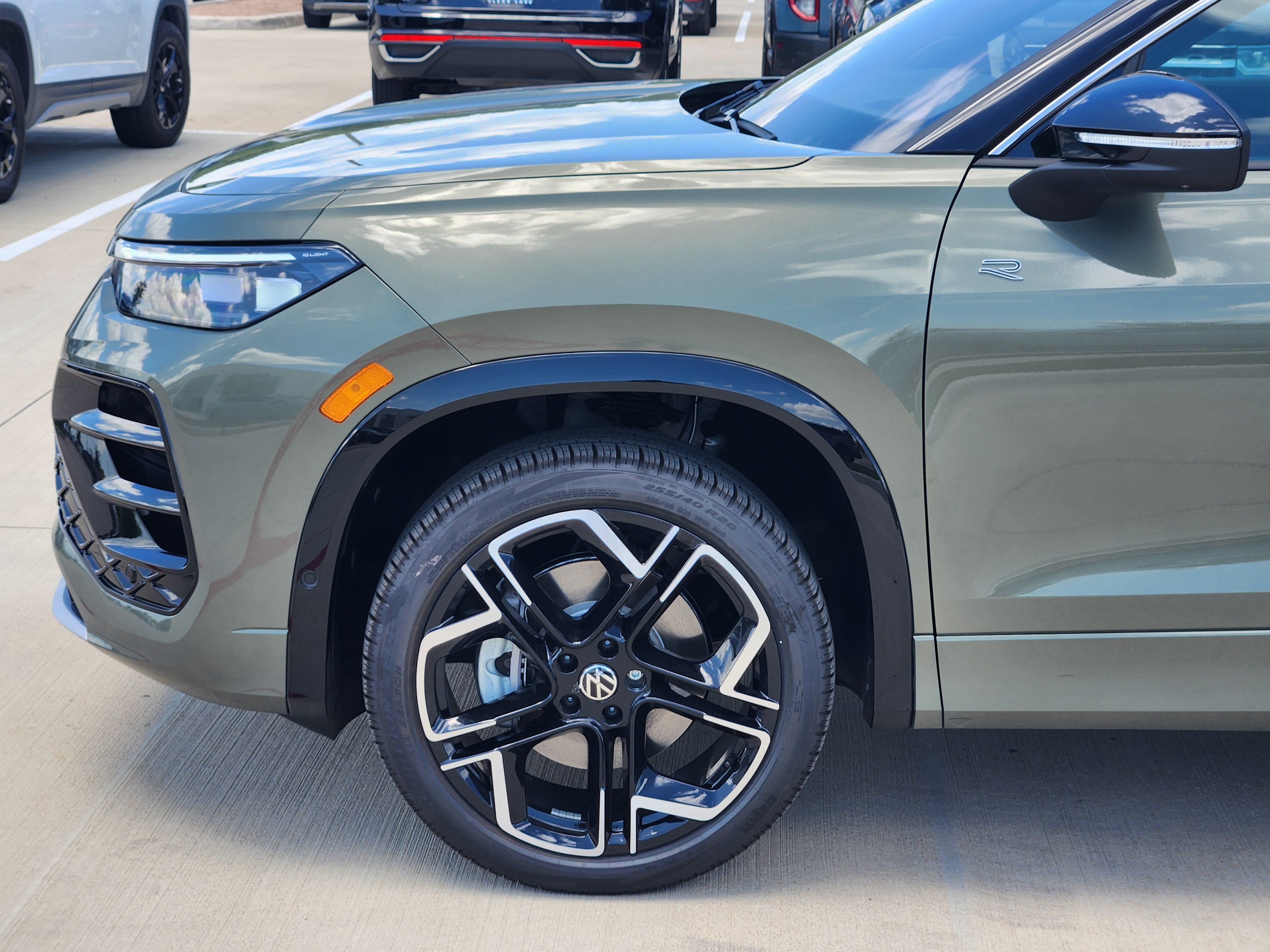 2026 Volkswagen Tiguan SEL R-Line Turbo