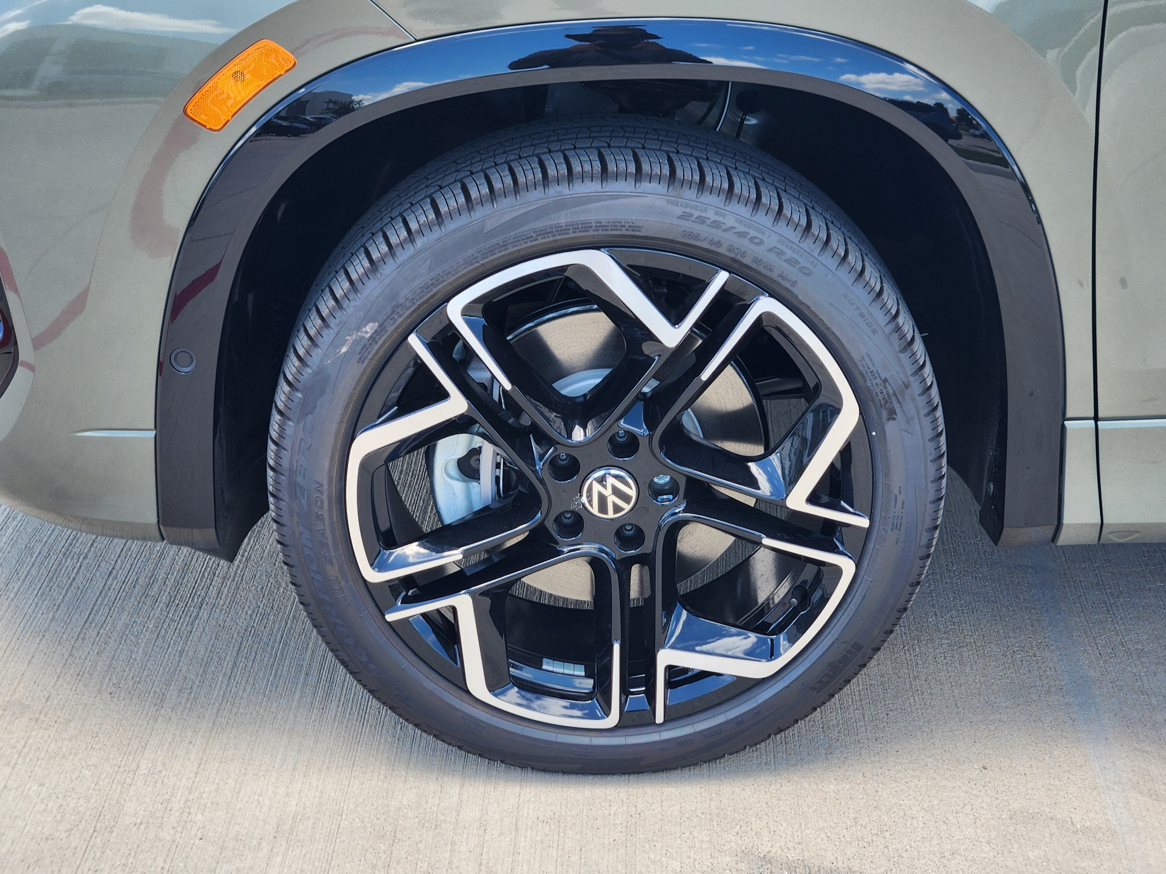 2026 Volkswagen Tiguan SEL R-Line Turbo