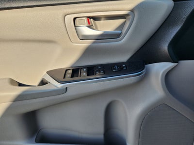 2017 Toyota Camry LE