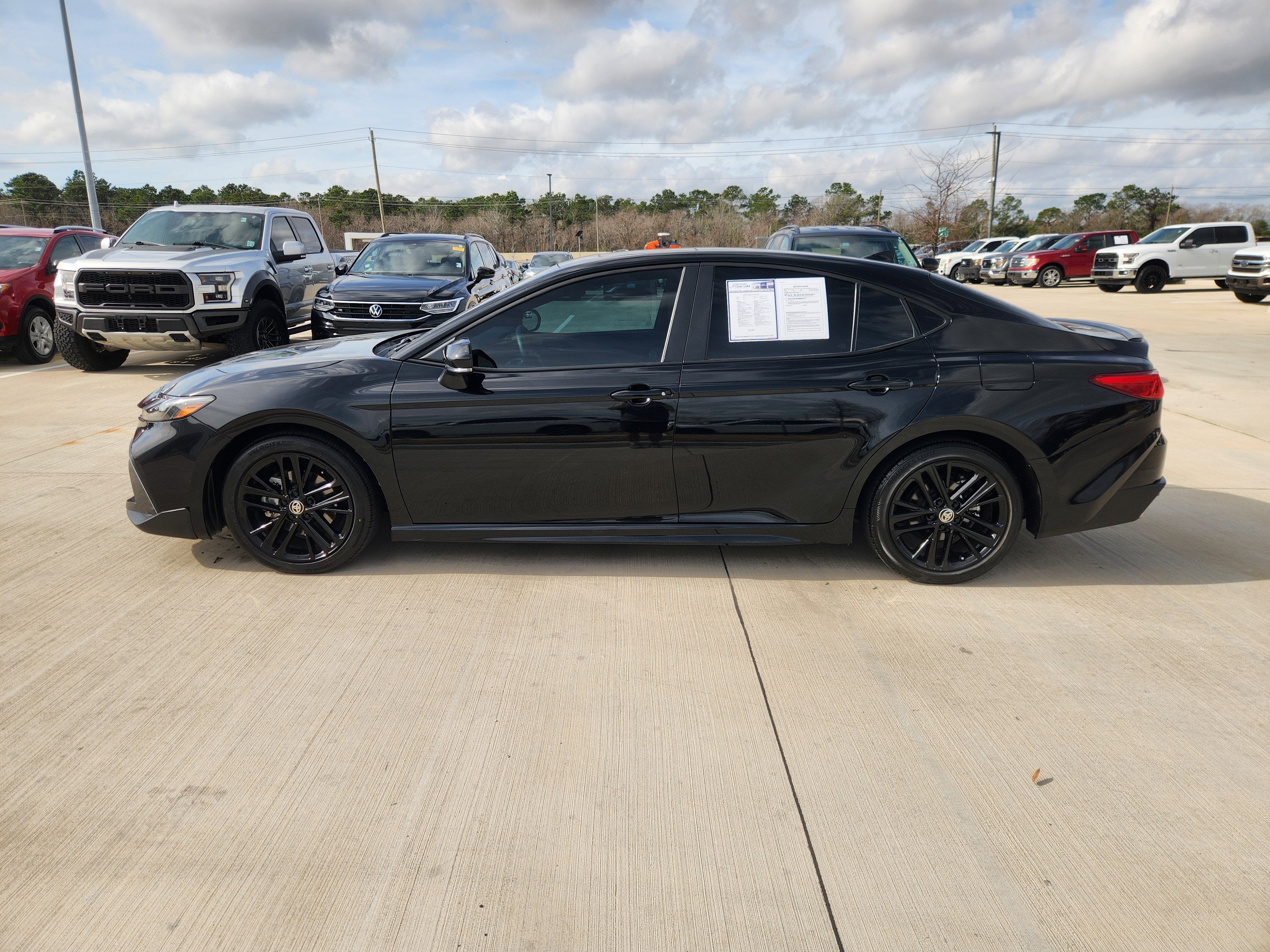 2025 Toyota Camry SE