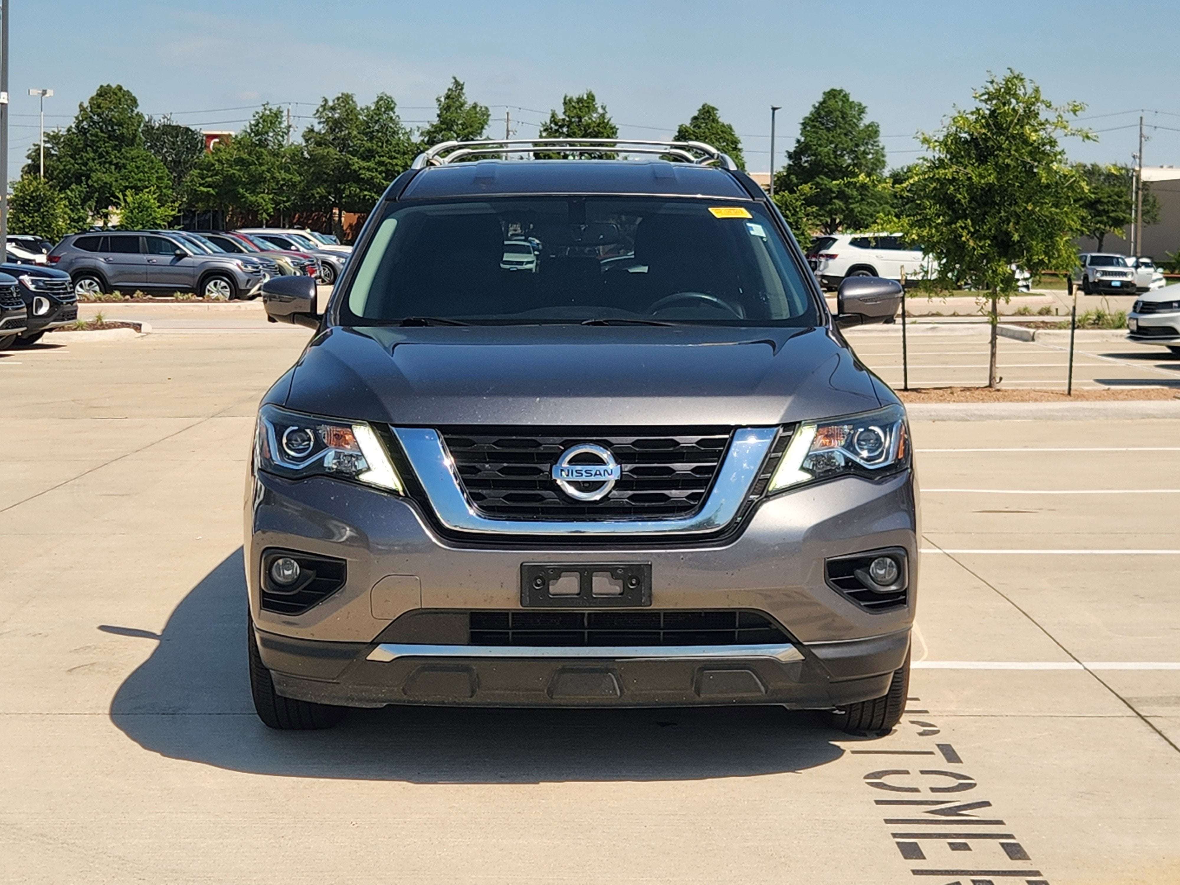 2020 Nissan Pathfinder SL