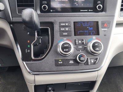 2019 Toyota Sienna LE