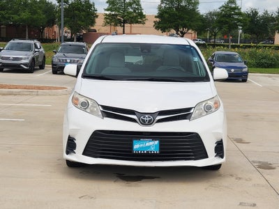 2019 Toyota Sienna LE