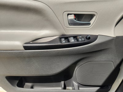 2019 Toyota Sienna LE