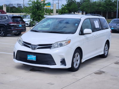 2019 Toyota Sienna LE