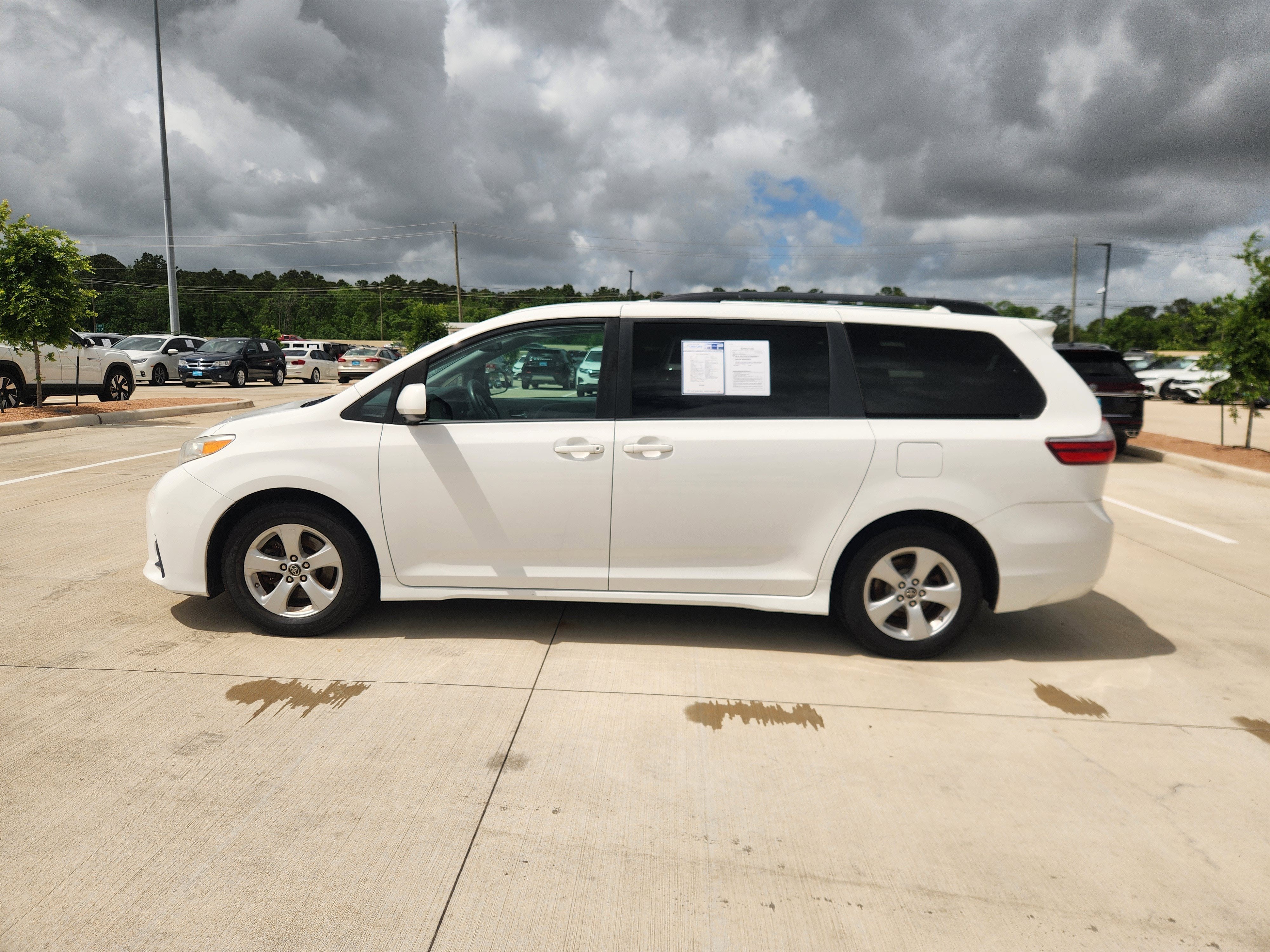 2019 Toyota Sienna LE