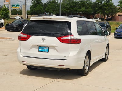 2019 Toyota Sienna LE