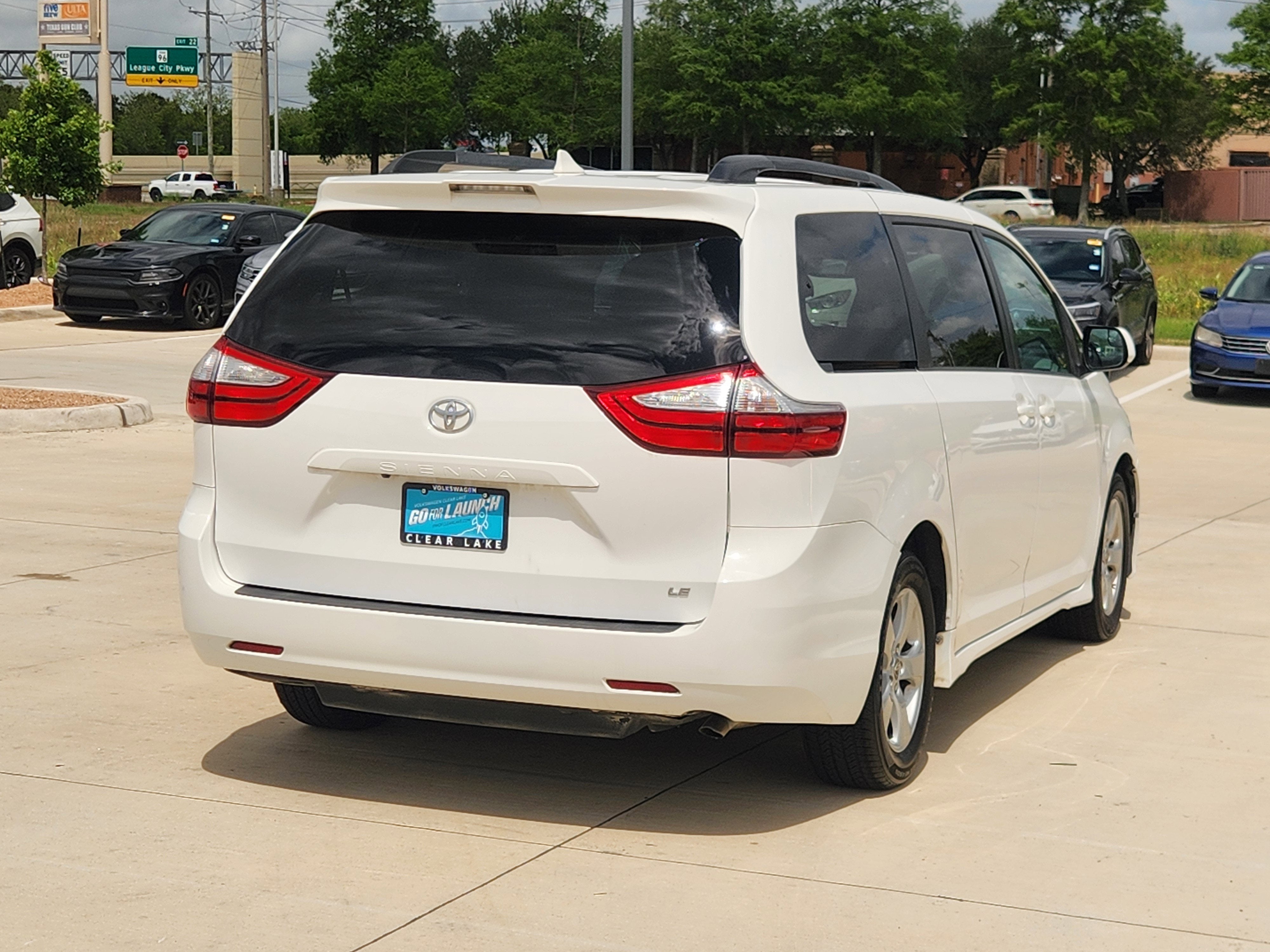 2019 Toyota Sienna LE