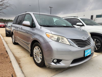2013 Toyota Sienna XLE