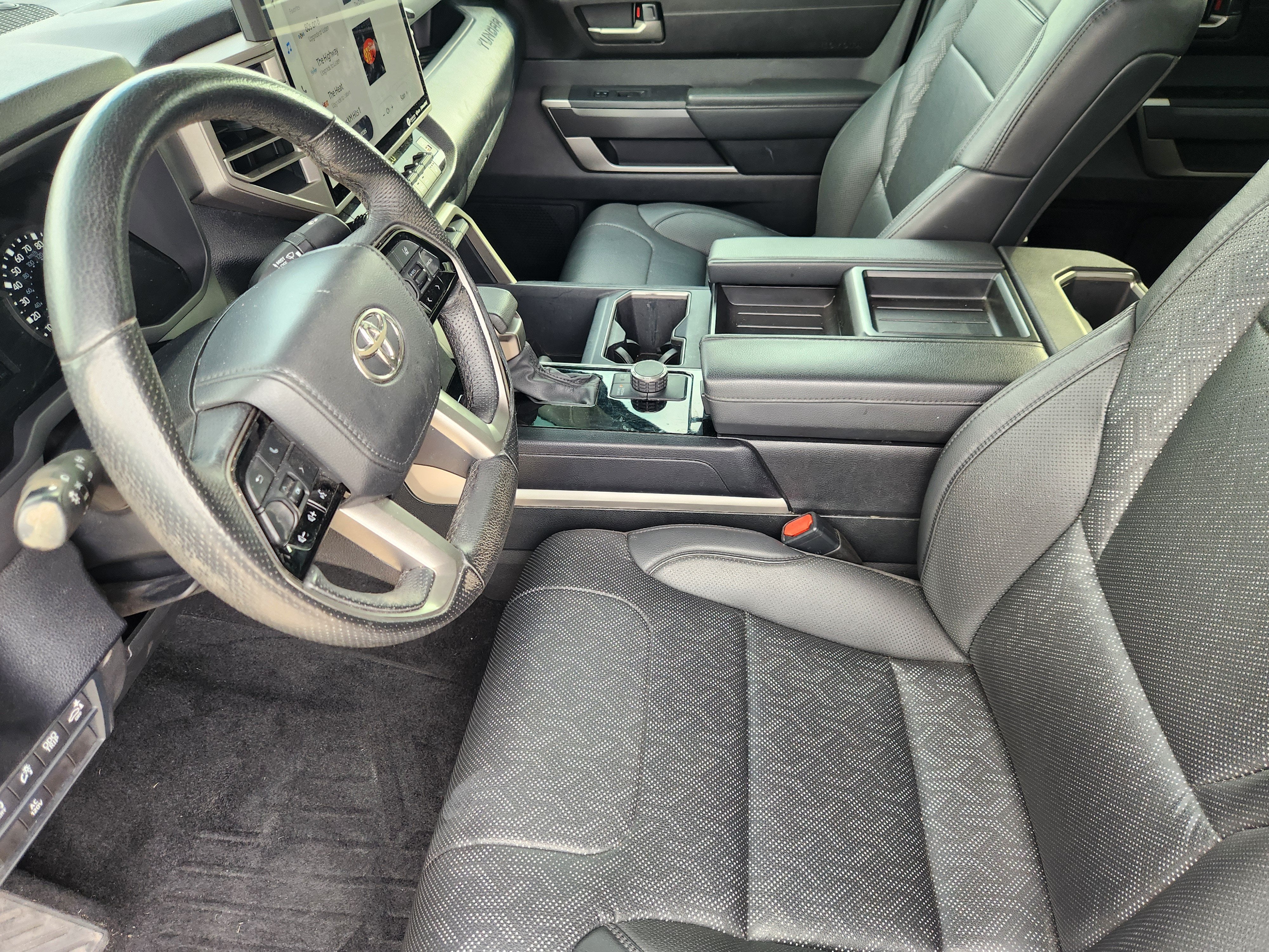 2022 Toyota Tundra 2WD SR5