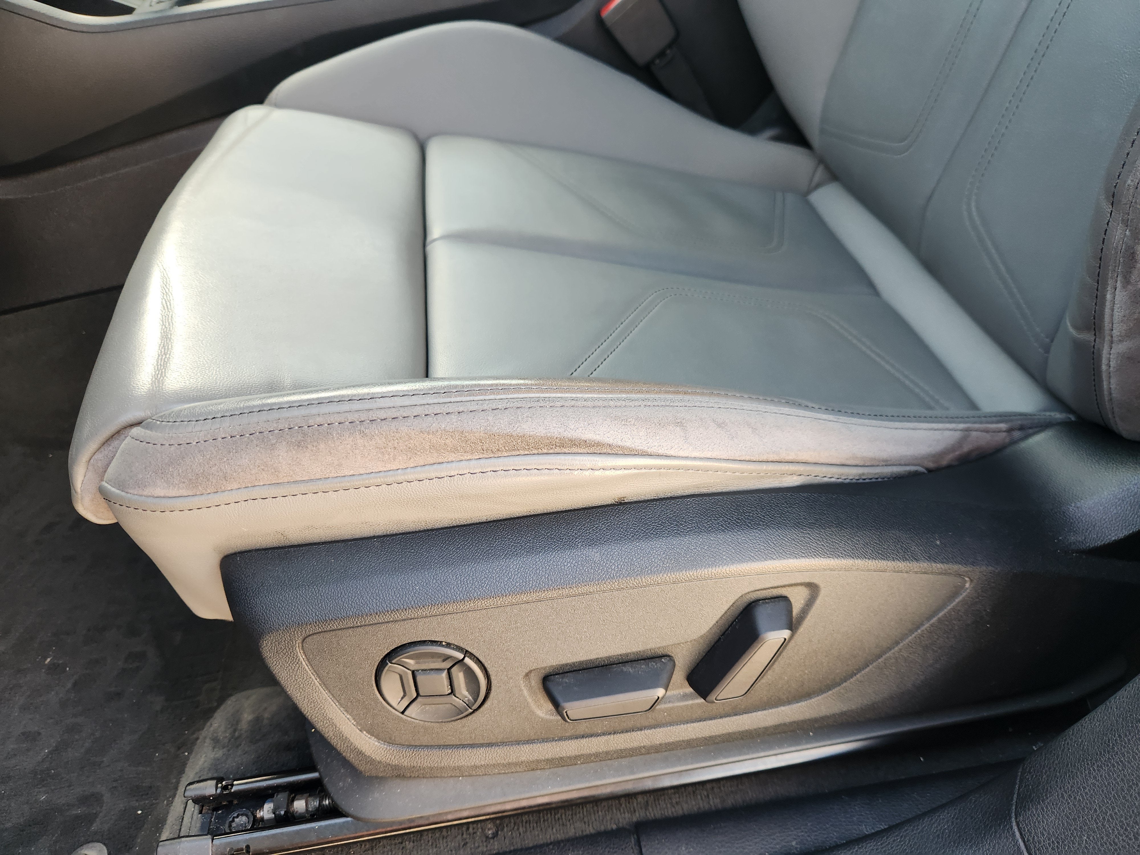 2022 Audi Q3 S line Premium