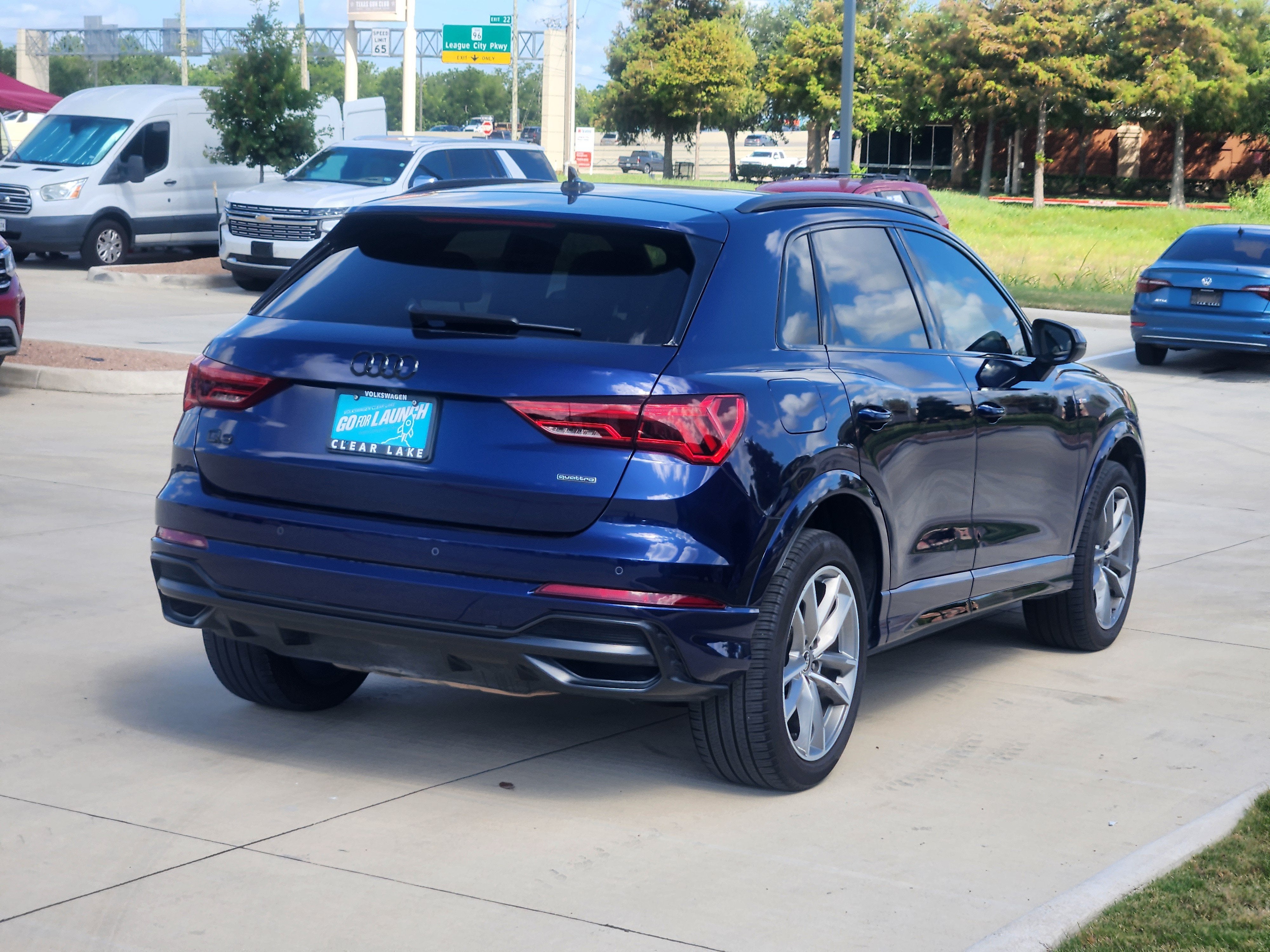 2022 Audi Q3 S line Premium