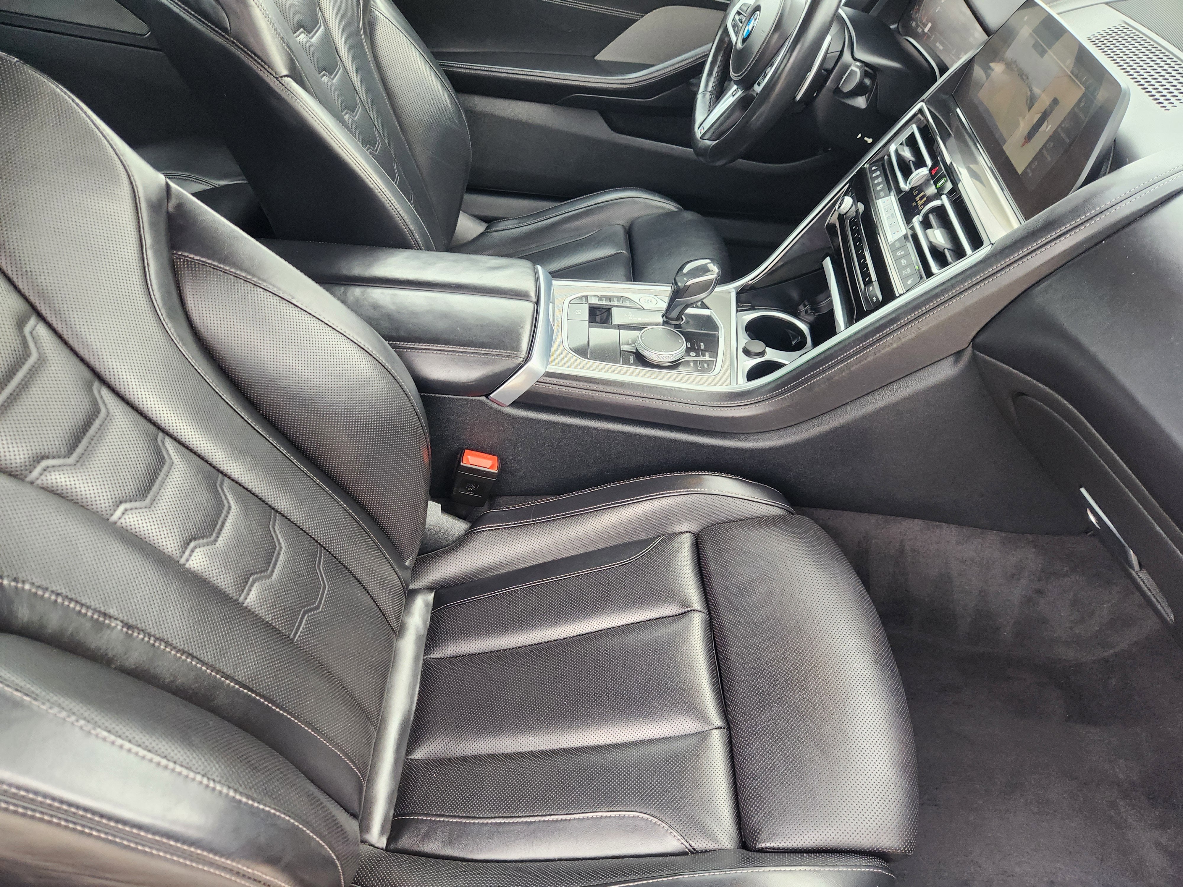 2022 BMW 8 Series 840i